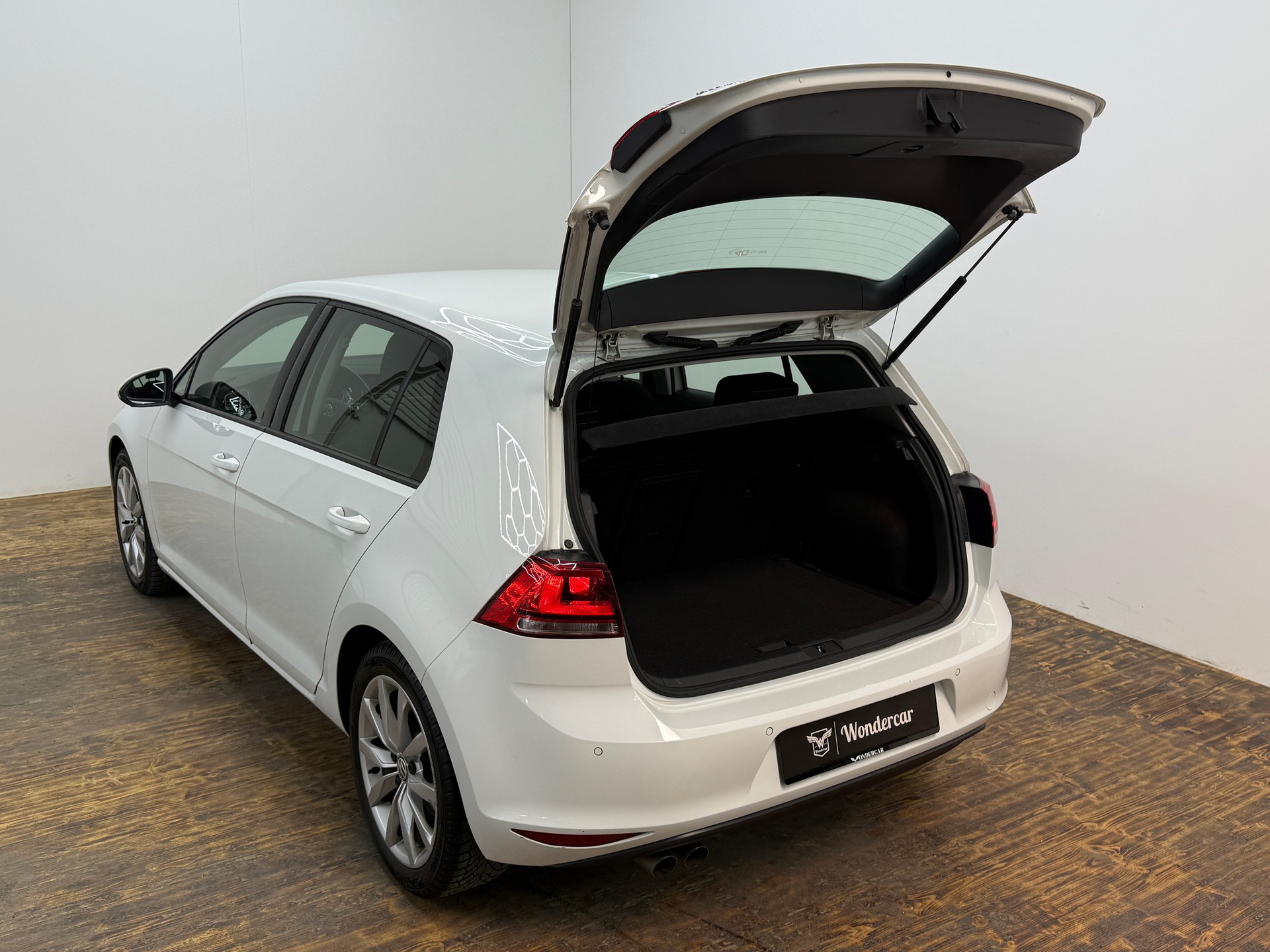 VW Golf 2.0 TDI Highline 4Motion-image-23