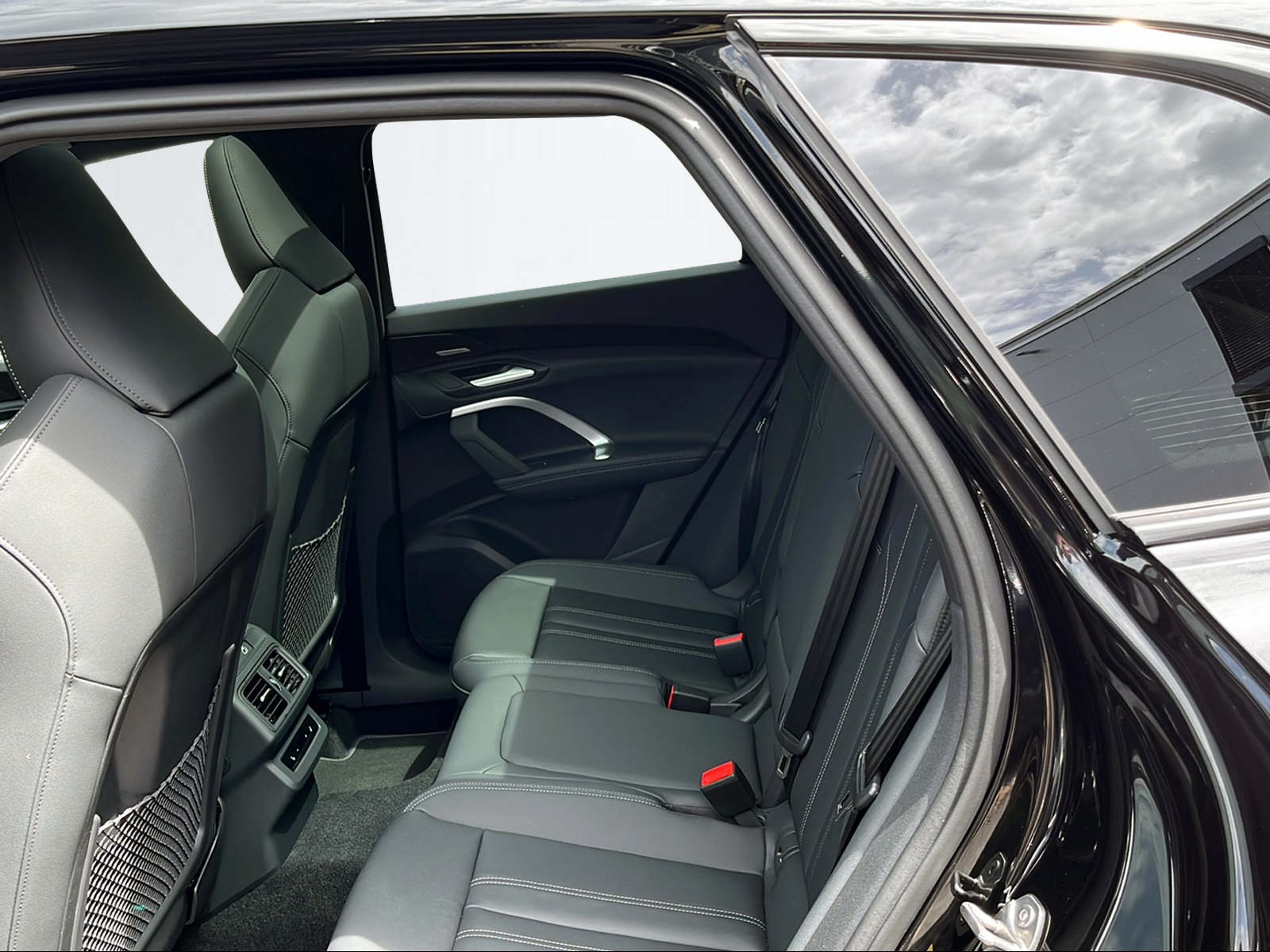 AUDI Q5 SUV e-hybrid quattro 220 kW 2000ccm 299PS/220kW 4 Zylinder e-hybrid Benzin / elektrisch-image-8
