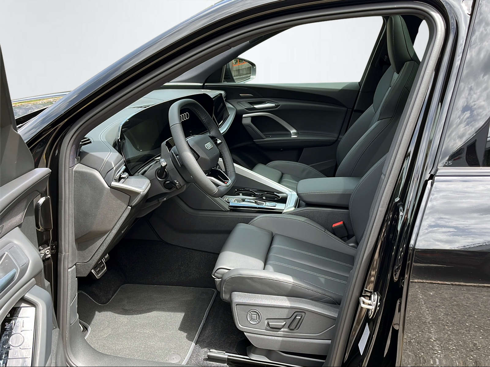 AUDI Q5 SUV e-hybrid quattro 220 kW 2000ccm 299PS/220kW 4 Zylinder e-hybrid Benzin / elektrisch-image-7