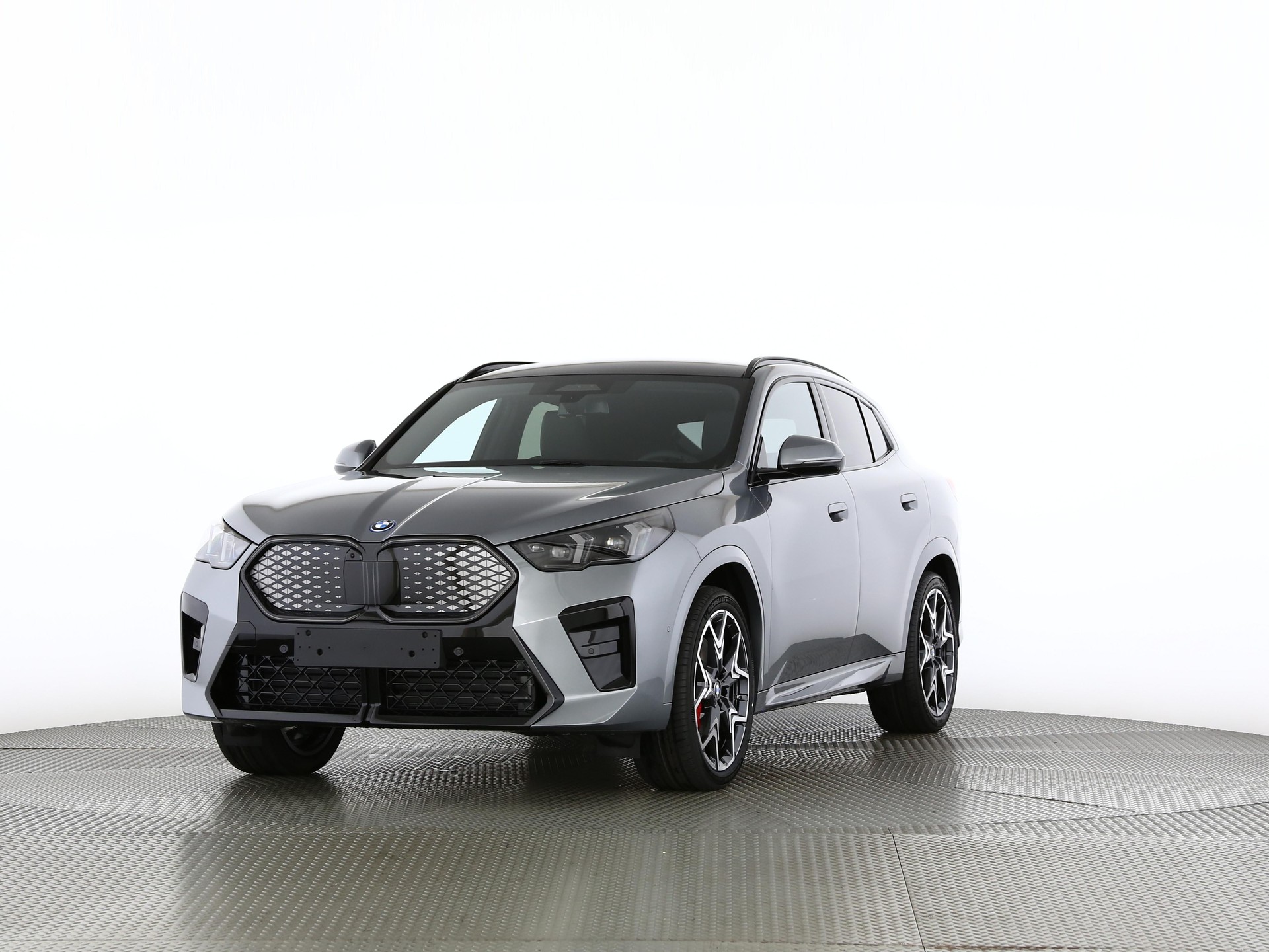 BMW iX2 30 xDrive-image-0