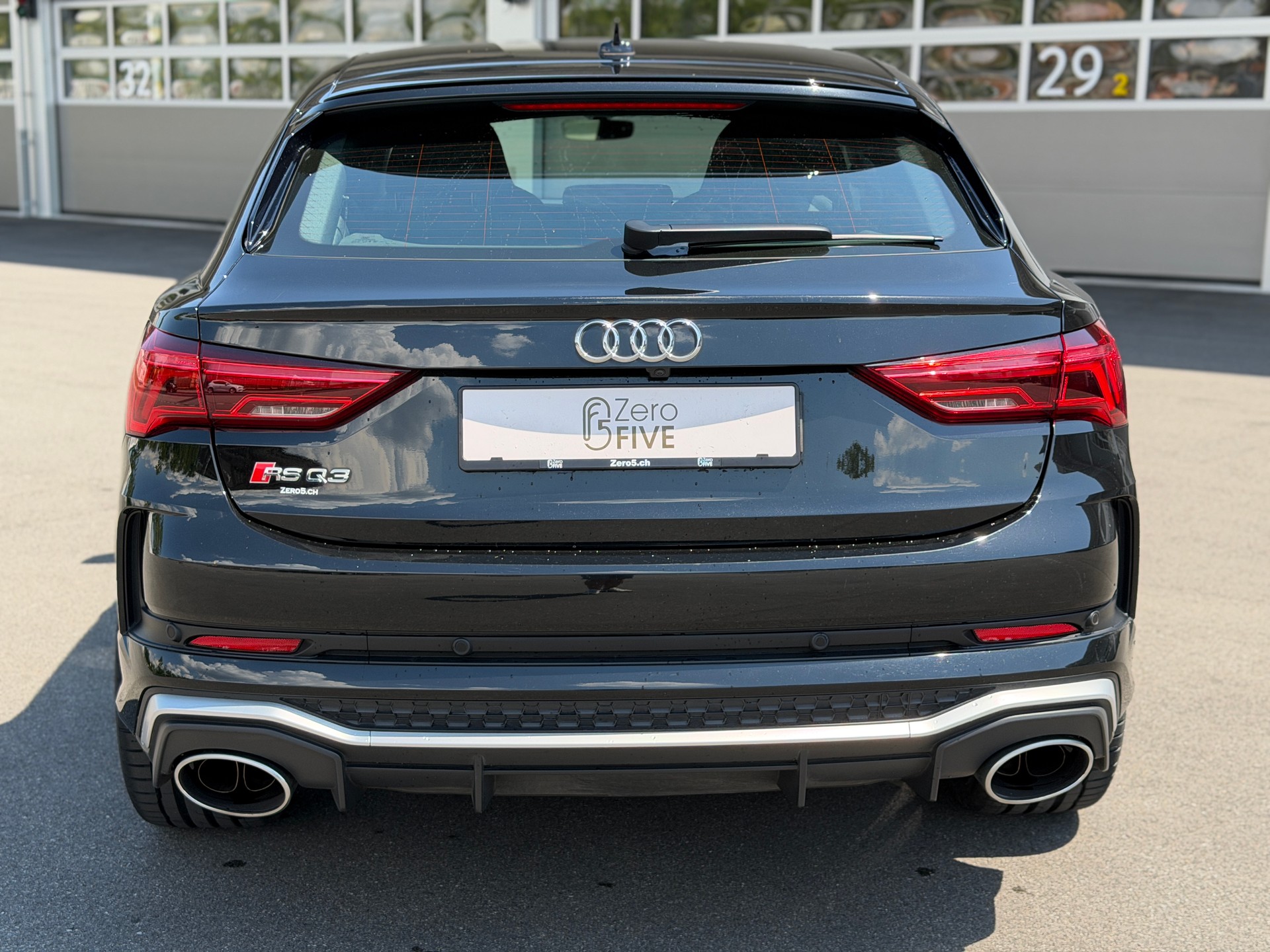 AUDI RS Q3 Sportback quattro S tronic-image-4