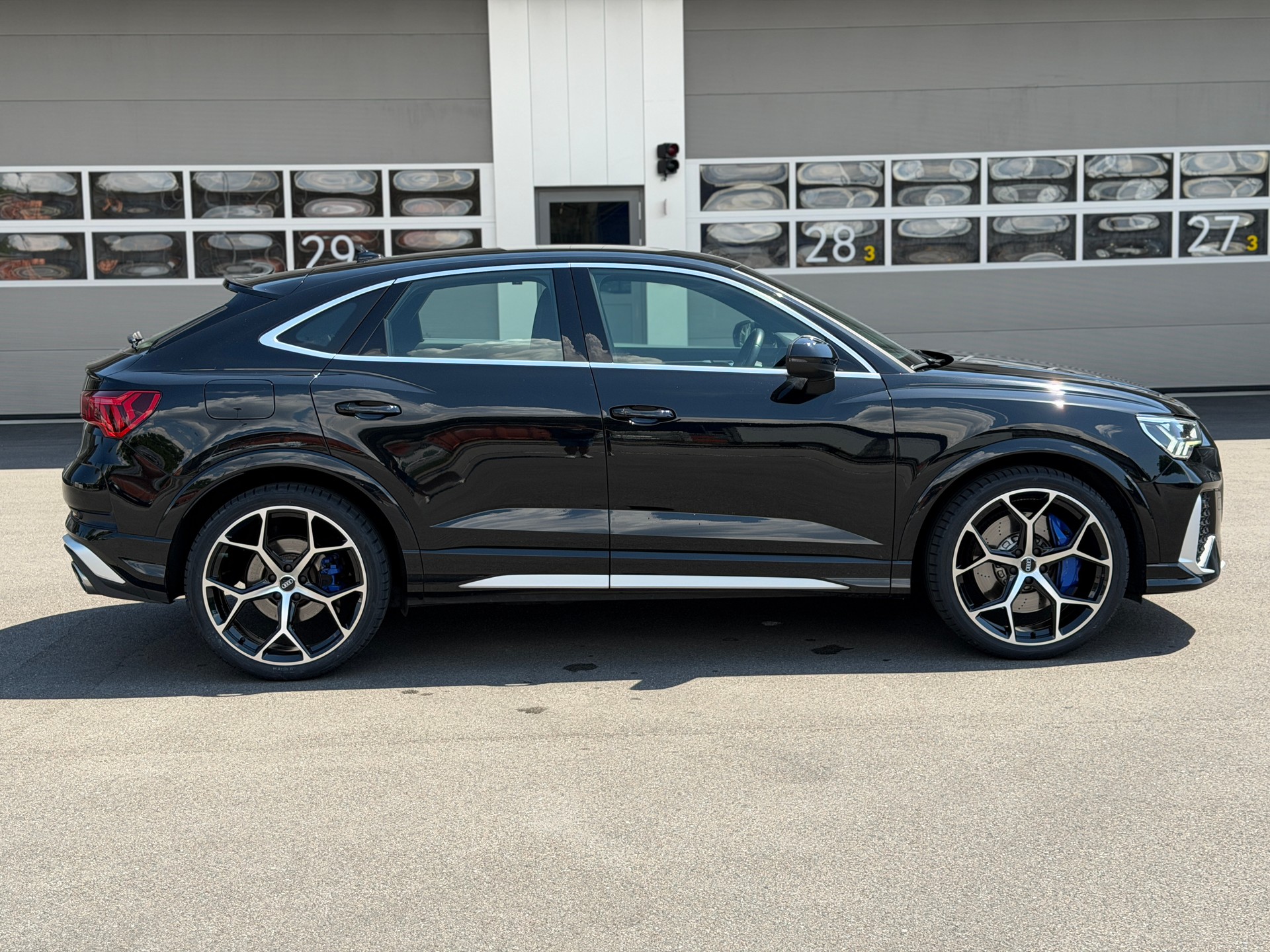 AUDI RS Q3 Sportback quattro S tronic-image-2