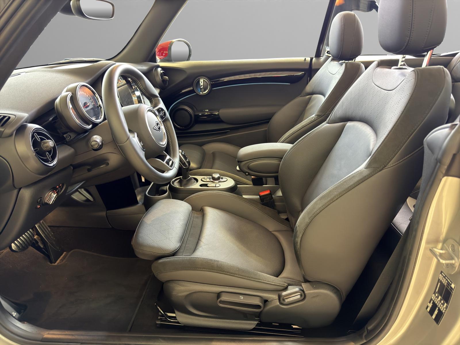 MINI Cabrio John Cooper Works Premium-image-9