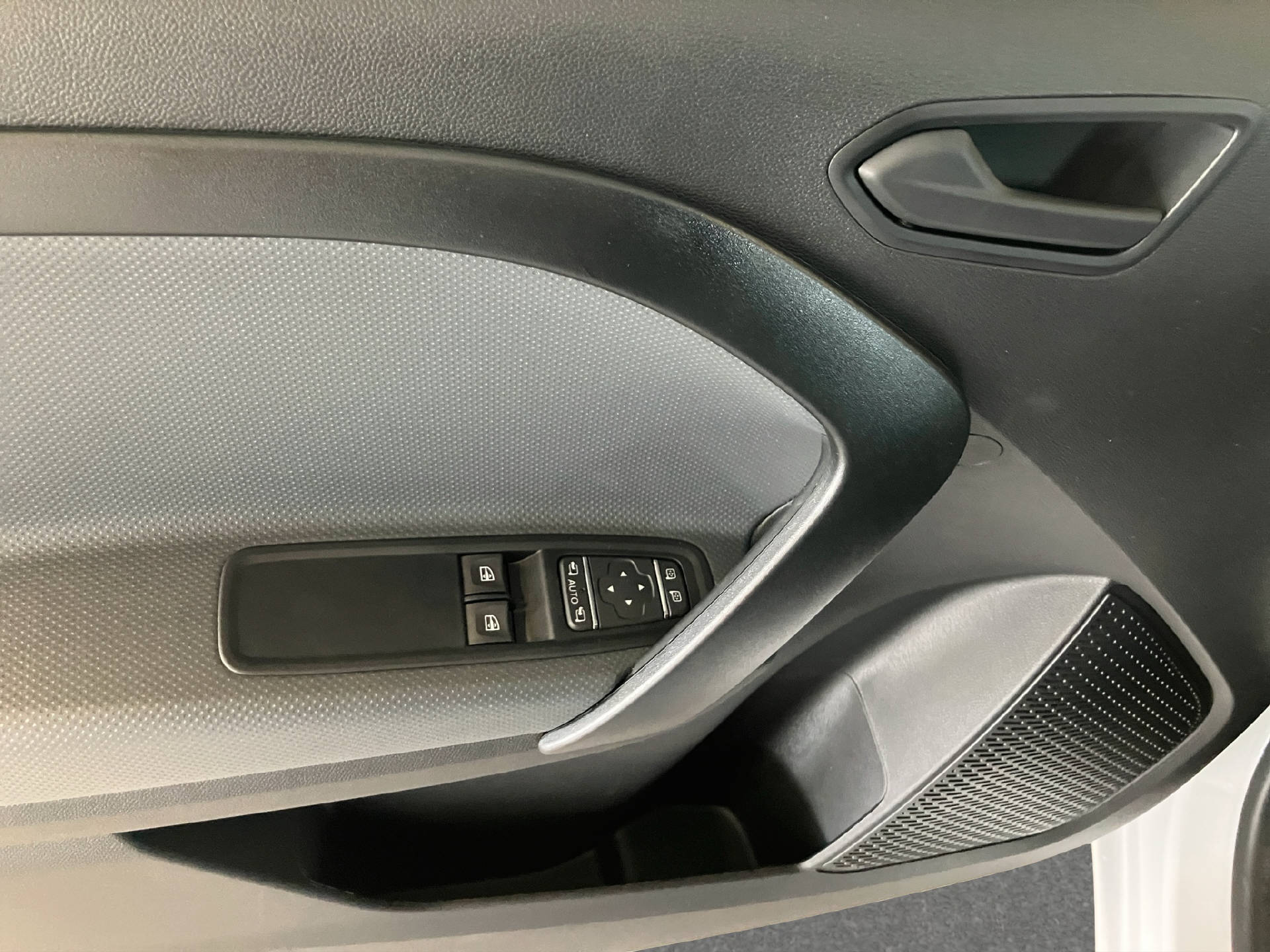 MERCEDES-BENZ eCitan Standard 2716mm S Worker-image-12