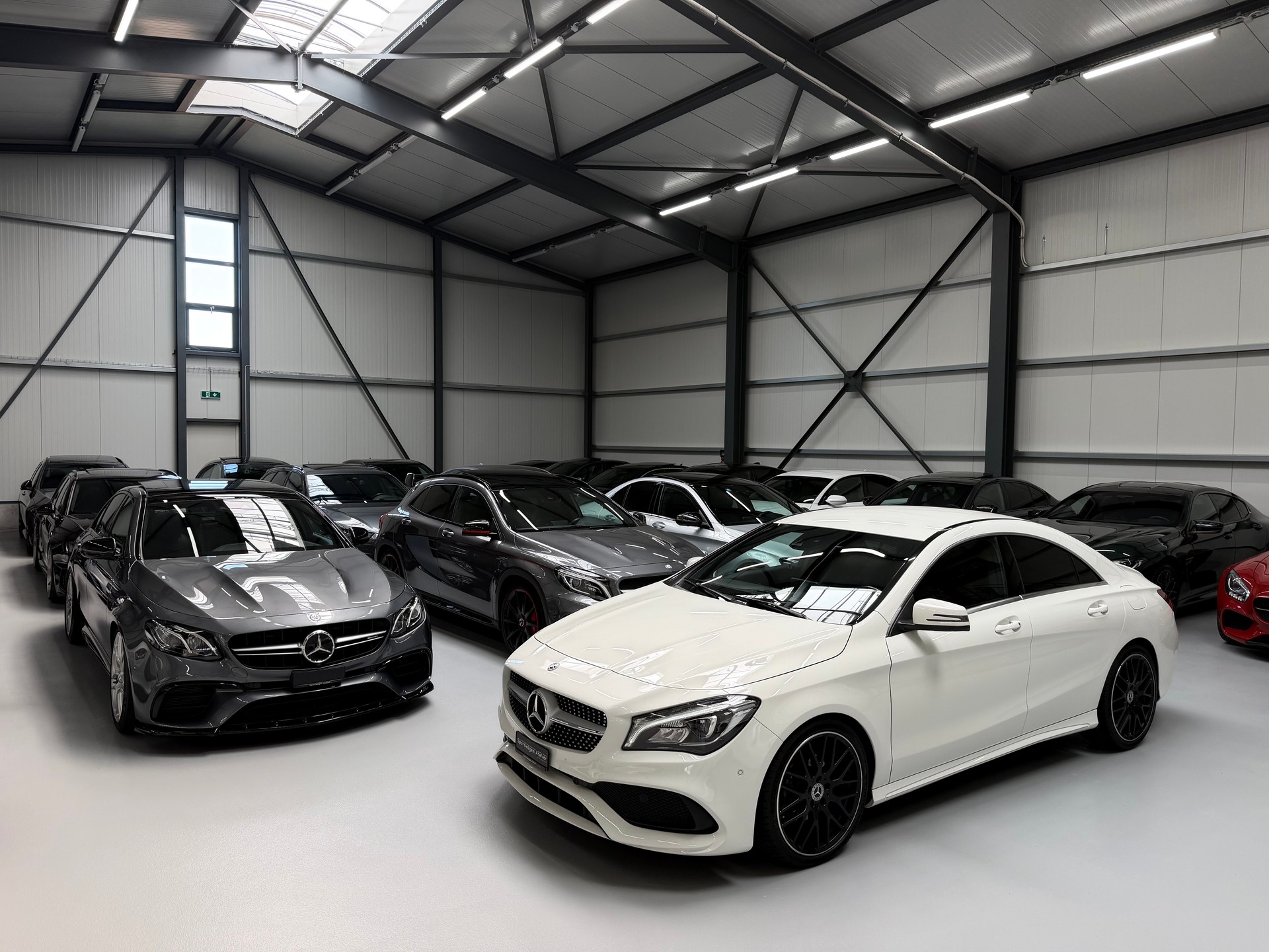 MERCEDES-BENZ CLA 180 AMG Line 7G-DCT-image-2