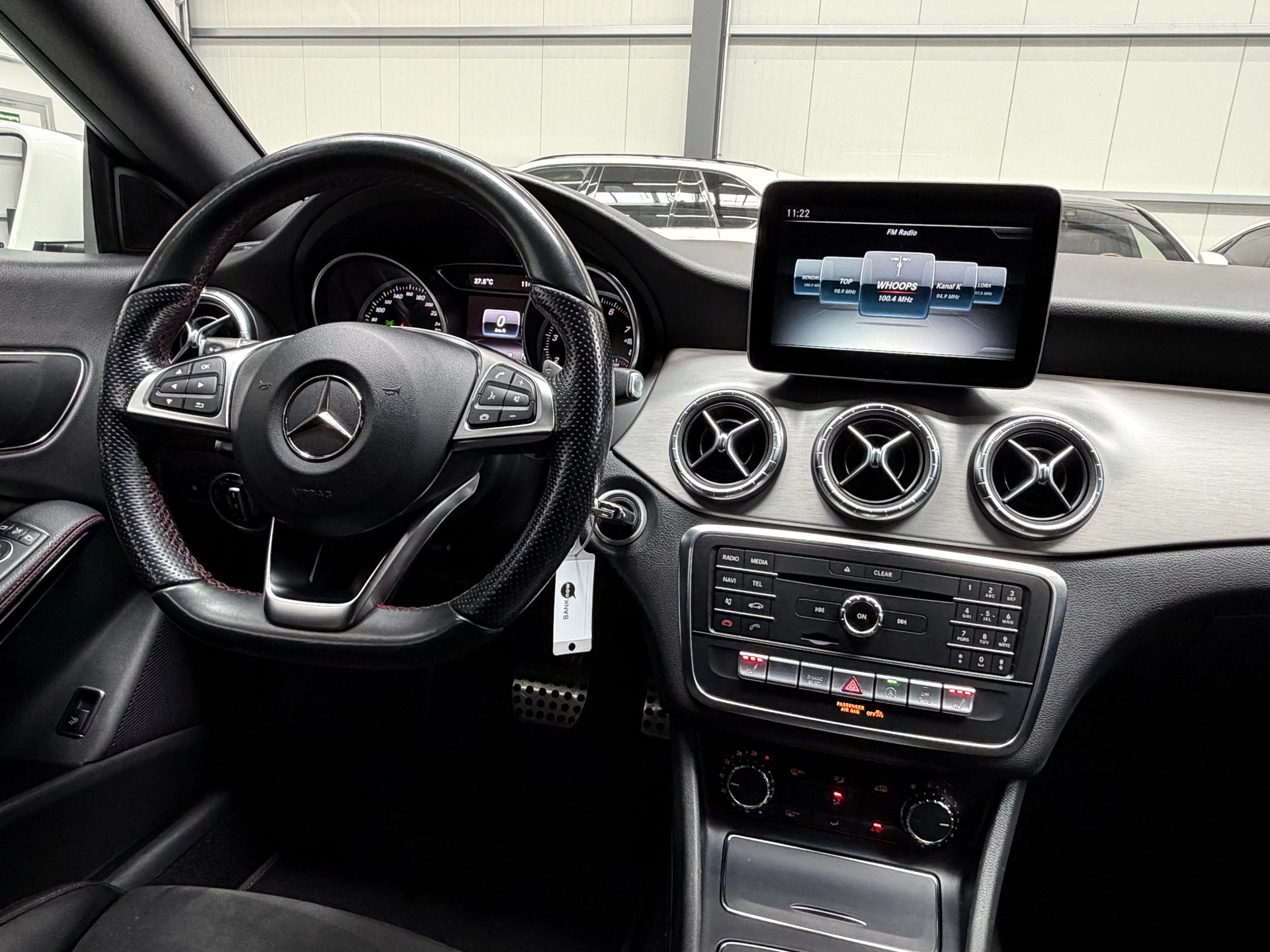 MERCEDES-BENZ CLA 180 AMG Line 7G-DCT-image-12
