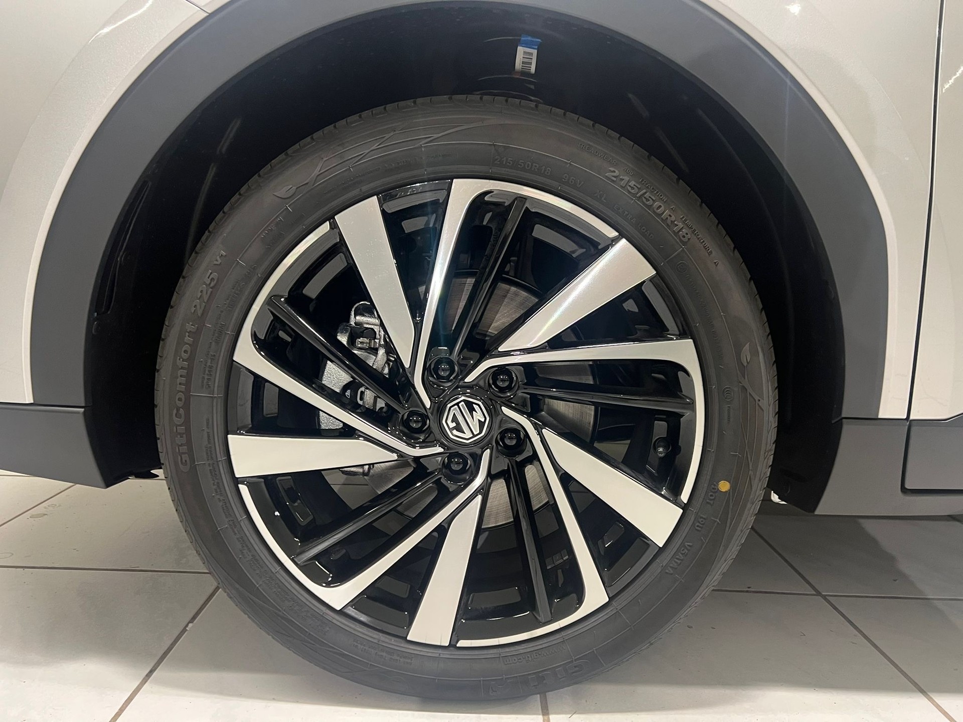 MG ZS 1.5 HEV Luxury-image-5