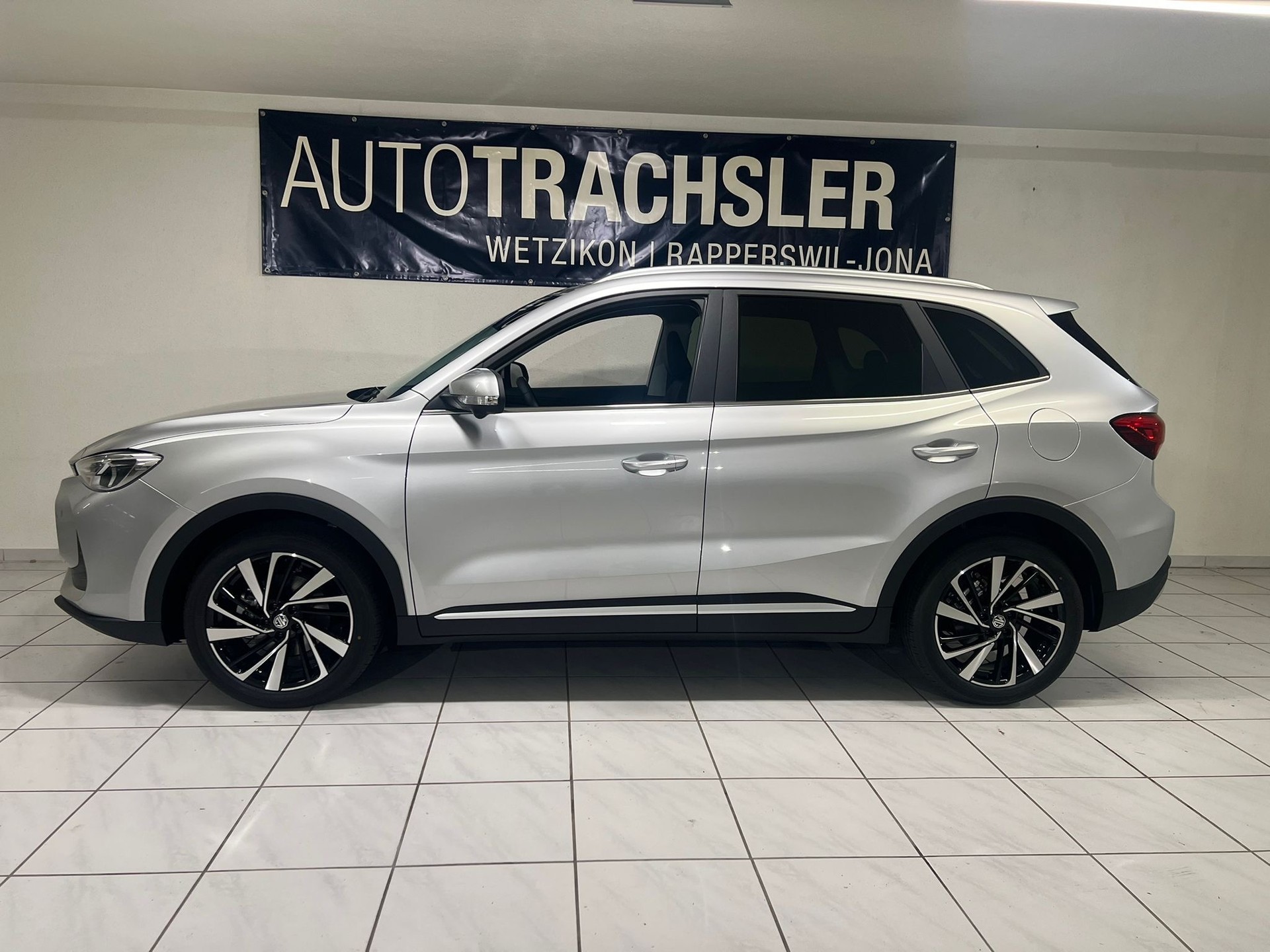 MG ZS 1.5 HEV Luxury-image-3