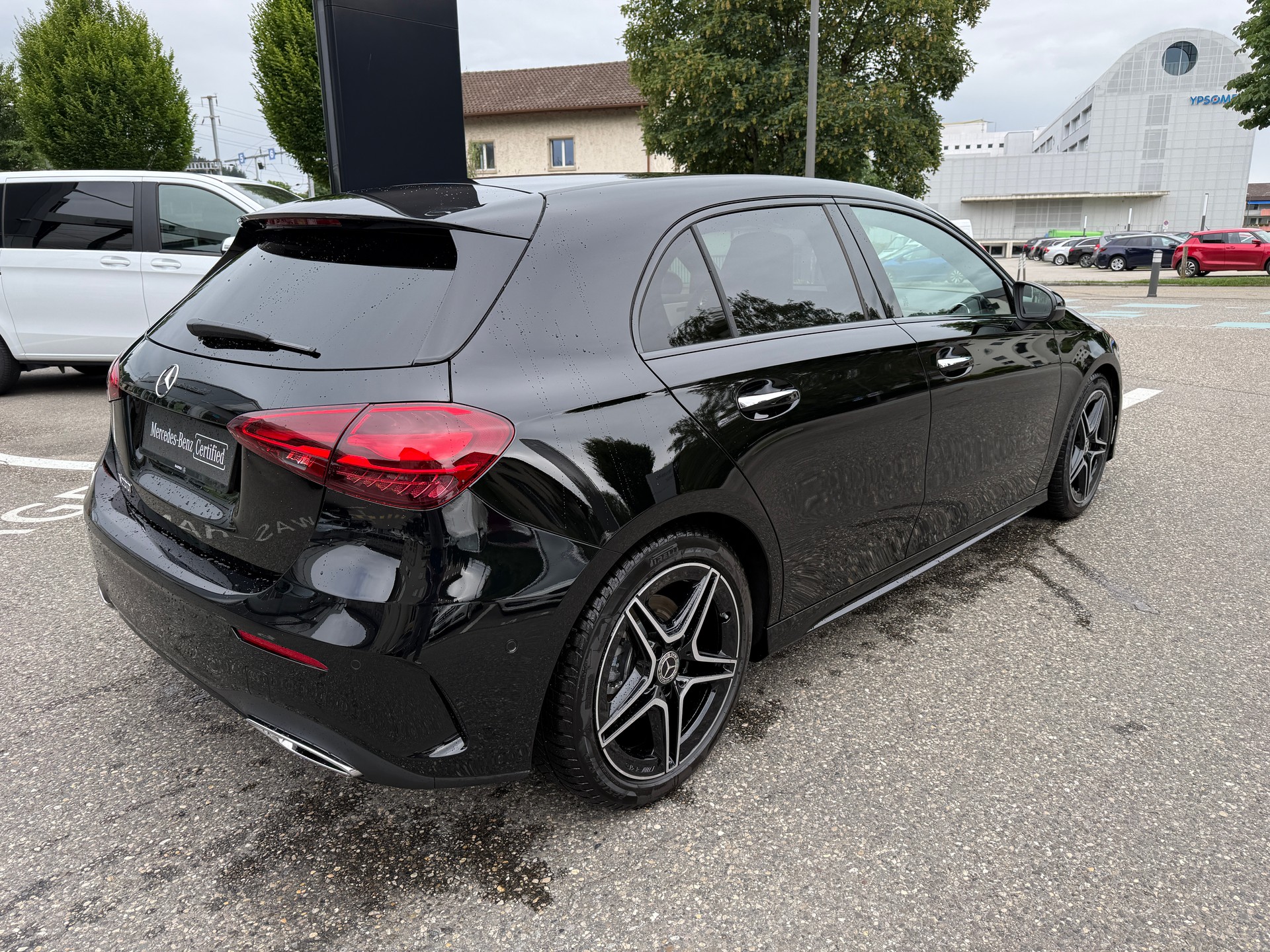 MERCEDES-BENZ A 200 AMG Line-image-8