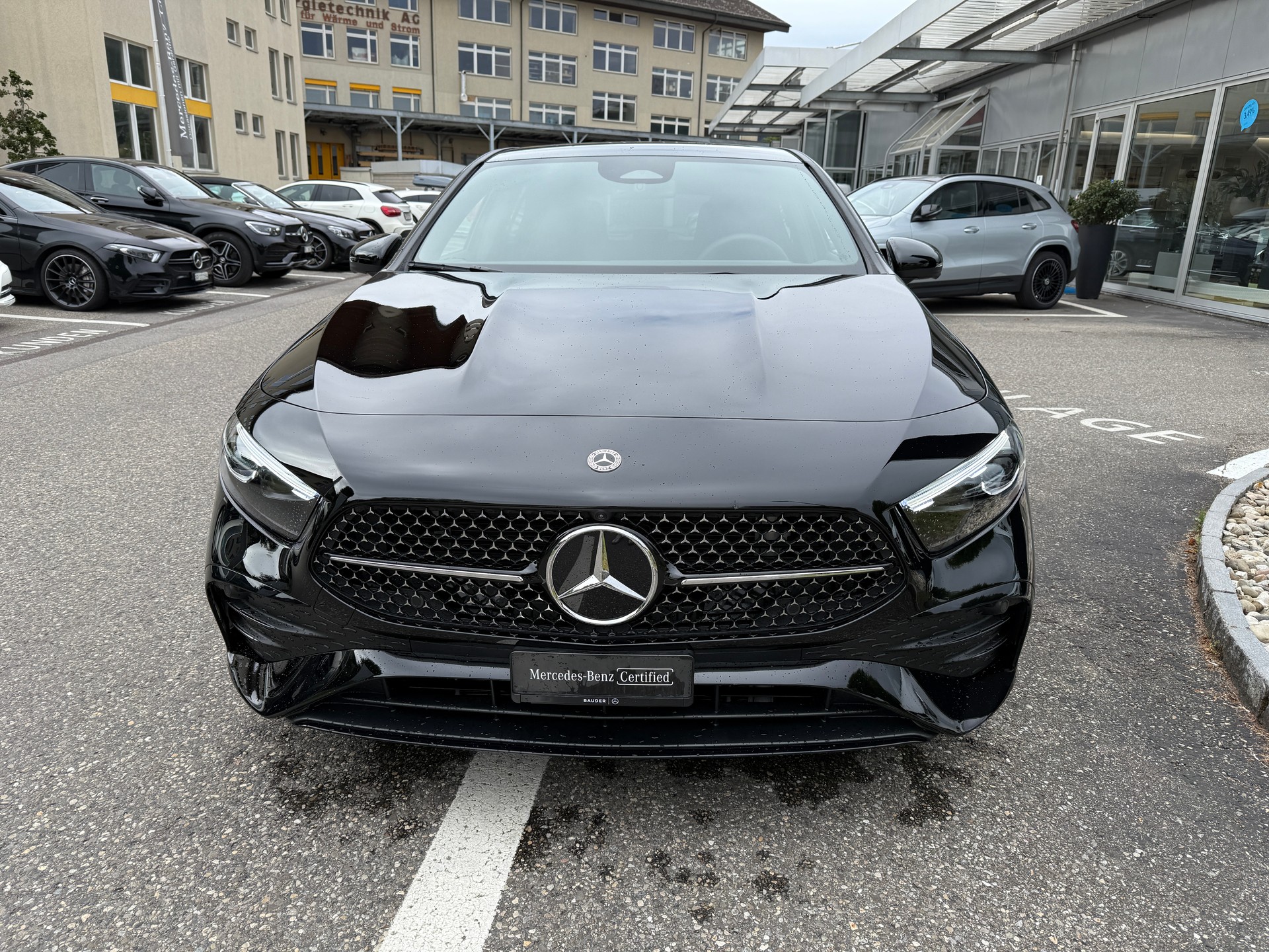MERCEDES-BENZ A 200 AMG Line-image-1