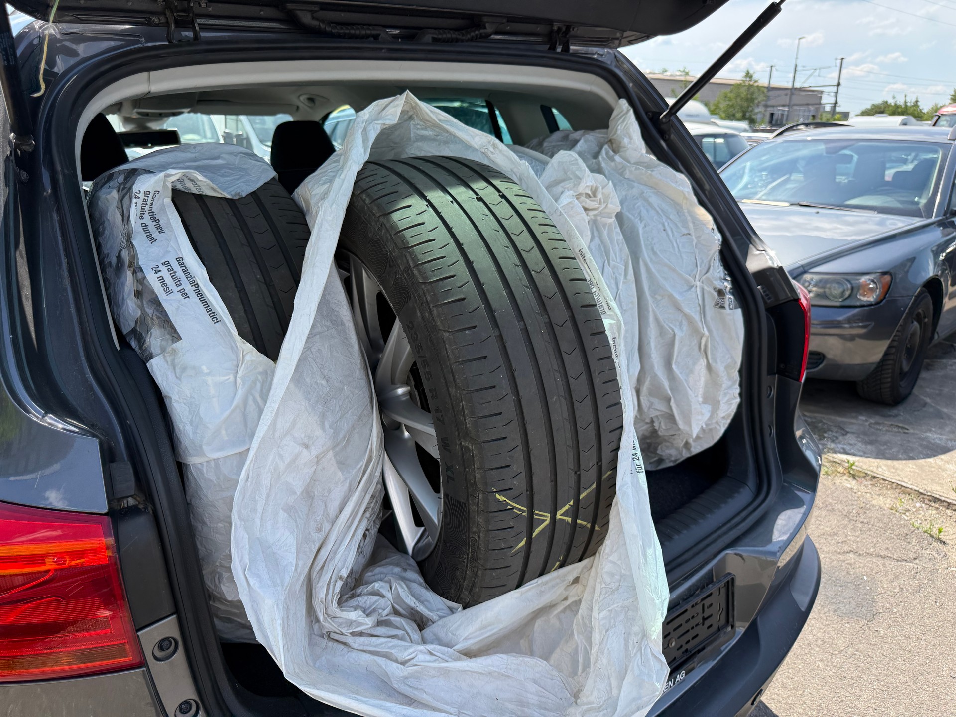 VW Tiguan 1.4 TSI Sport&Style 4Motion-image-11