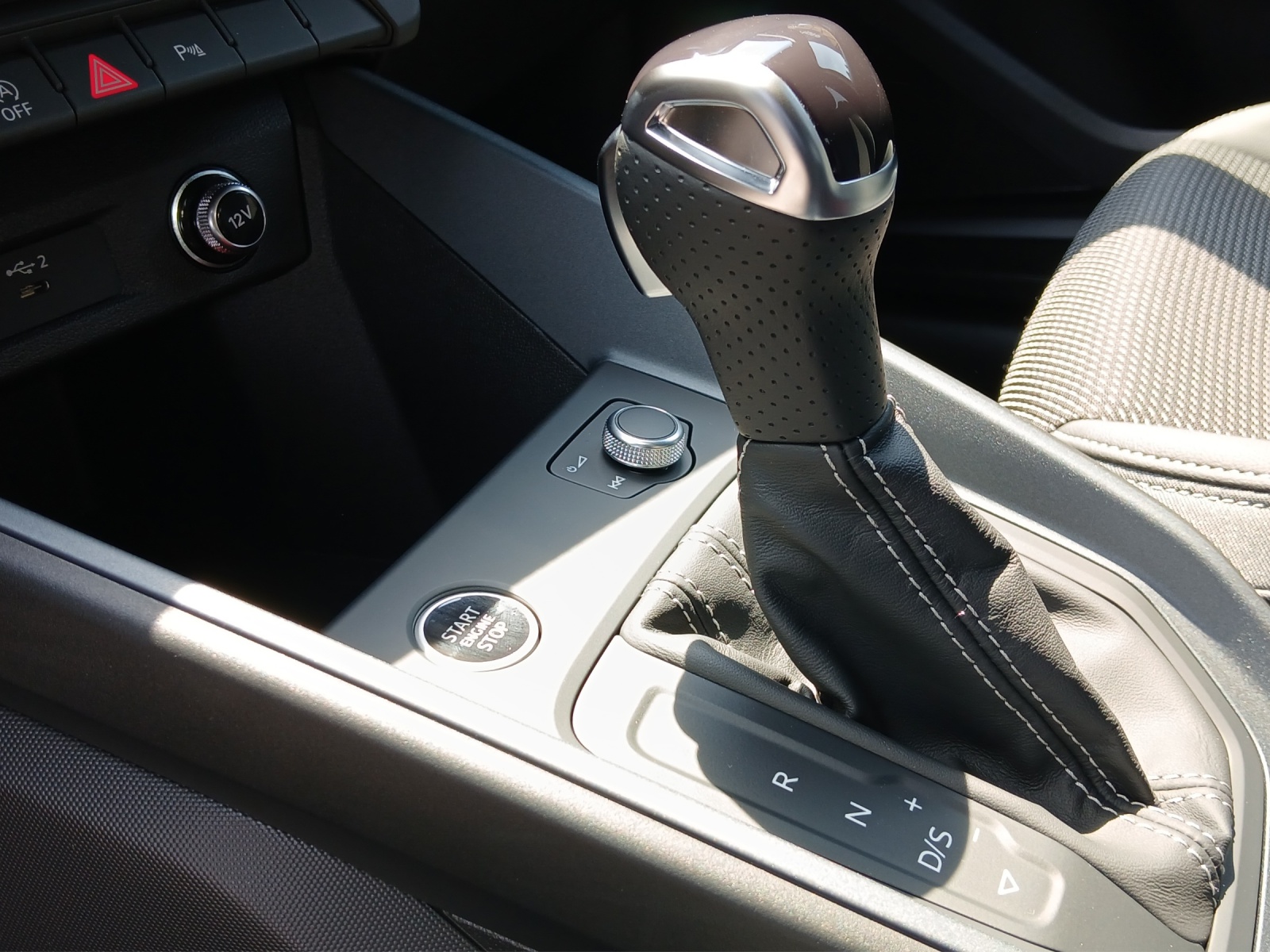AUDI A1 Sportback 30 TFSI S Line Attraction S-tronic-image-15