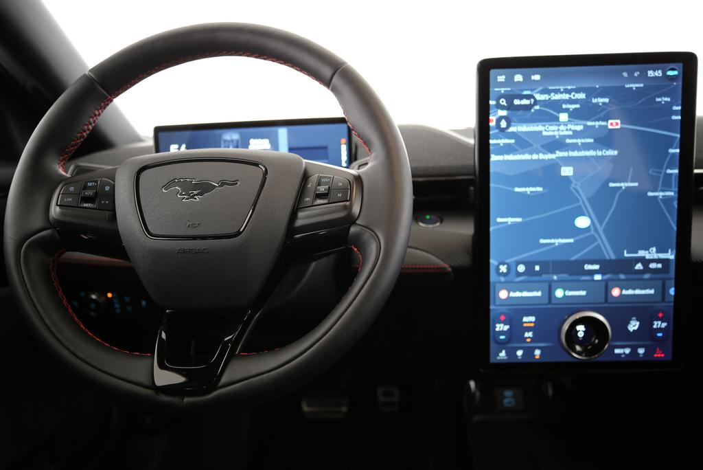 FORD Mustang Mach-E Standard AWD-image-4