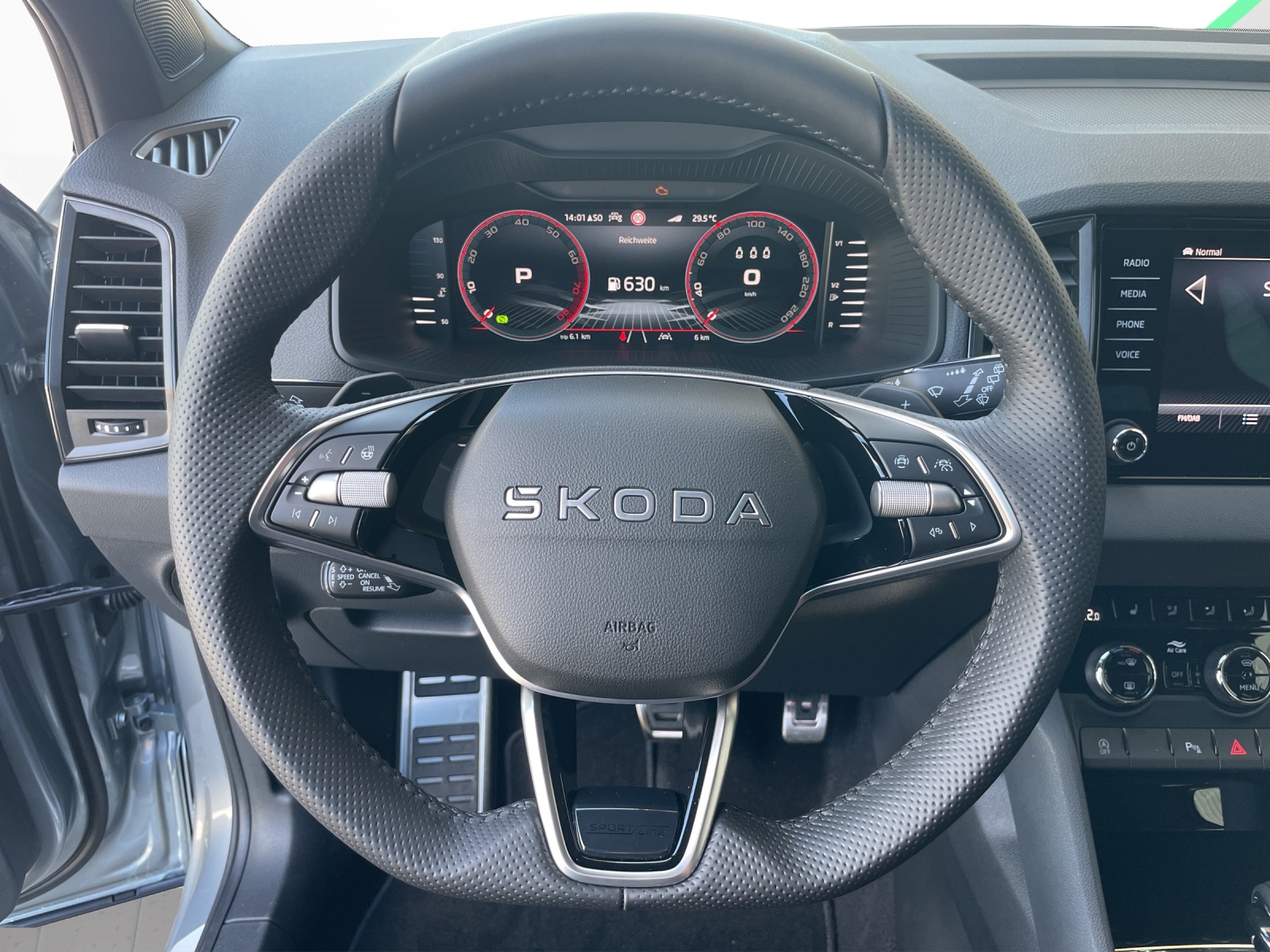 SKODA Karoq 2.0 TSI SportLine 4x4 DSG-image-7