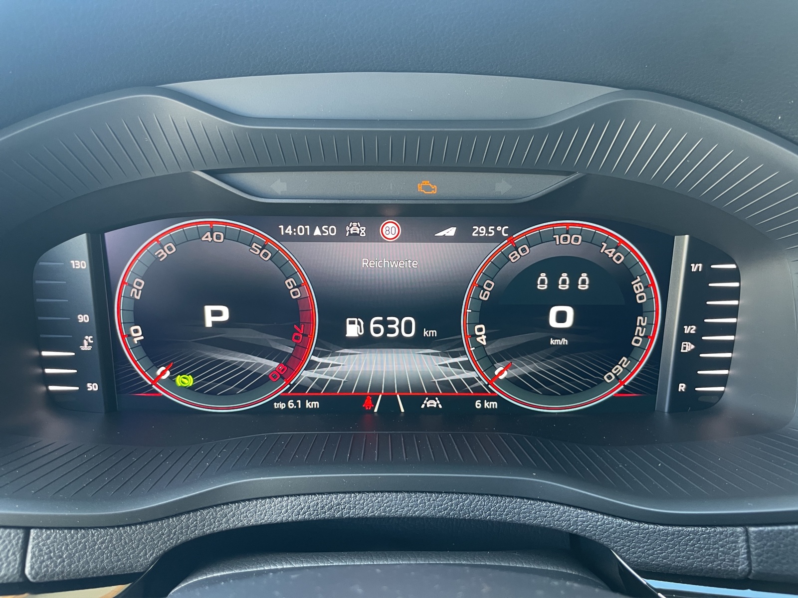 SKODA Karoq 2.0 TSI SportLine 4x4 DSG-image-8