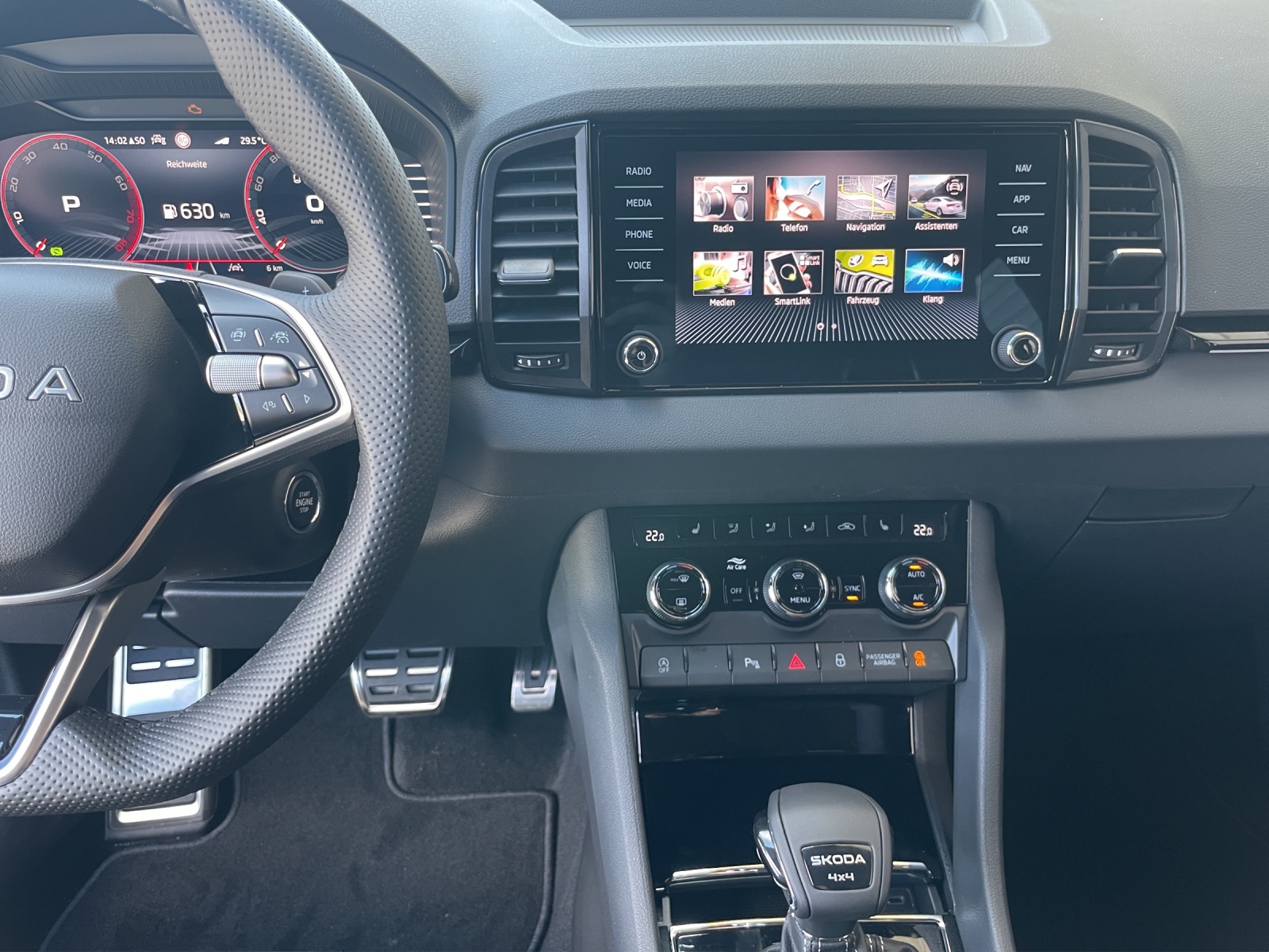 SKODA Karoq 2.0 TSI SportLine 4x4 DSG-image-10