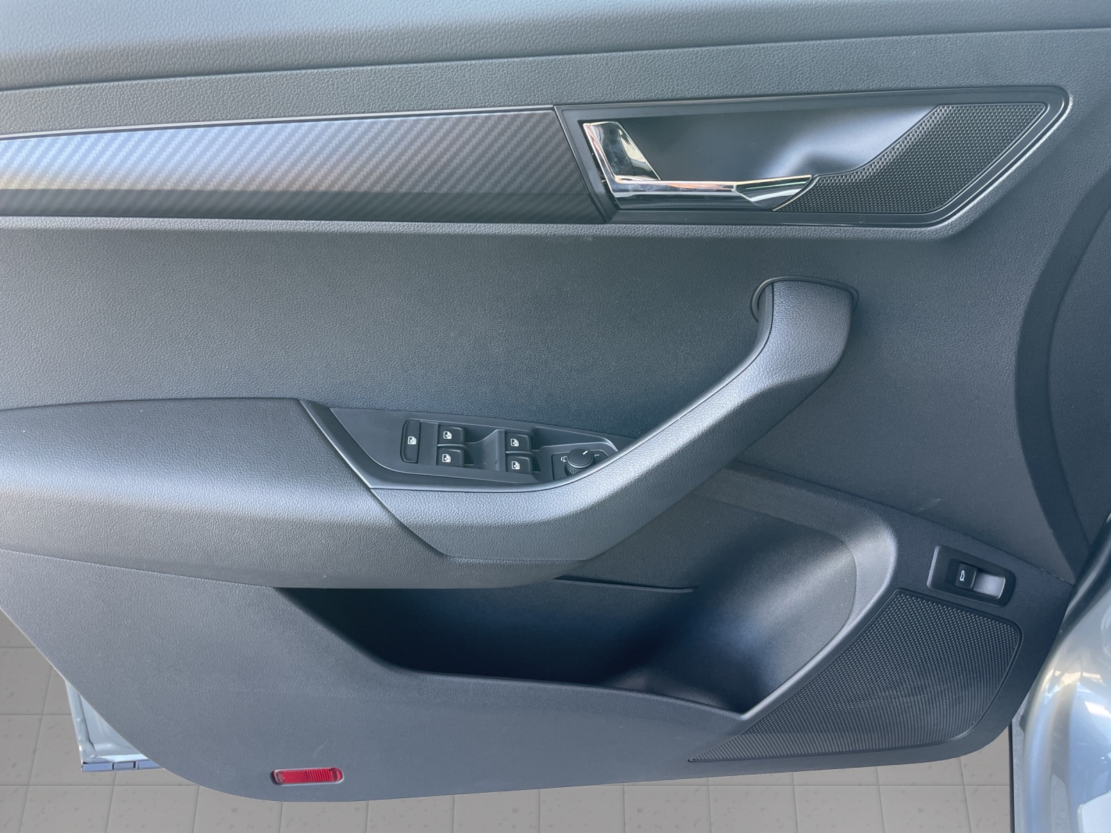 SKODA Karoq 2.0 TSI SportLine 4x4 DSG-image-5