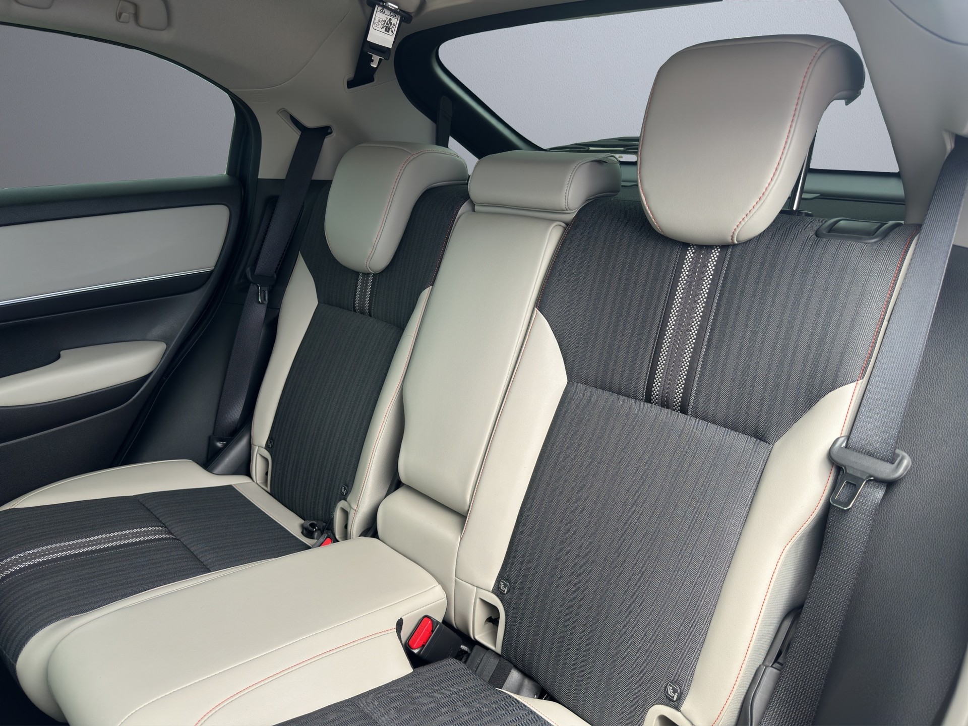 HONDA HR-V 1.5 i-MMD Advance Style-image-11