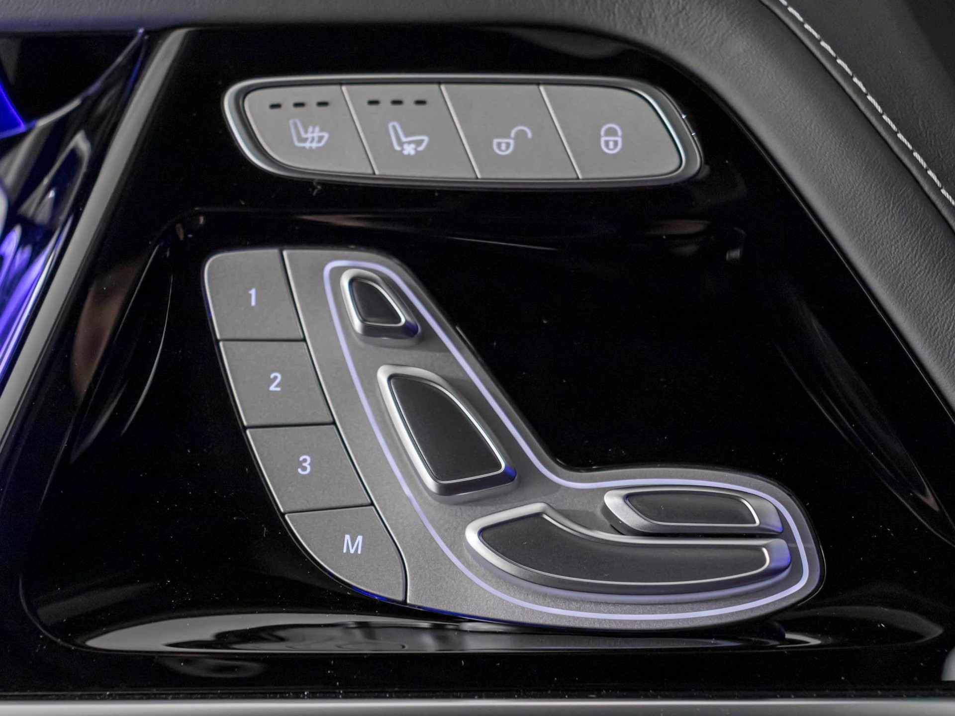 MERCEDES-BENZ G 63 AMG-image-12