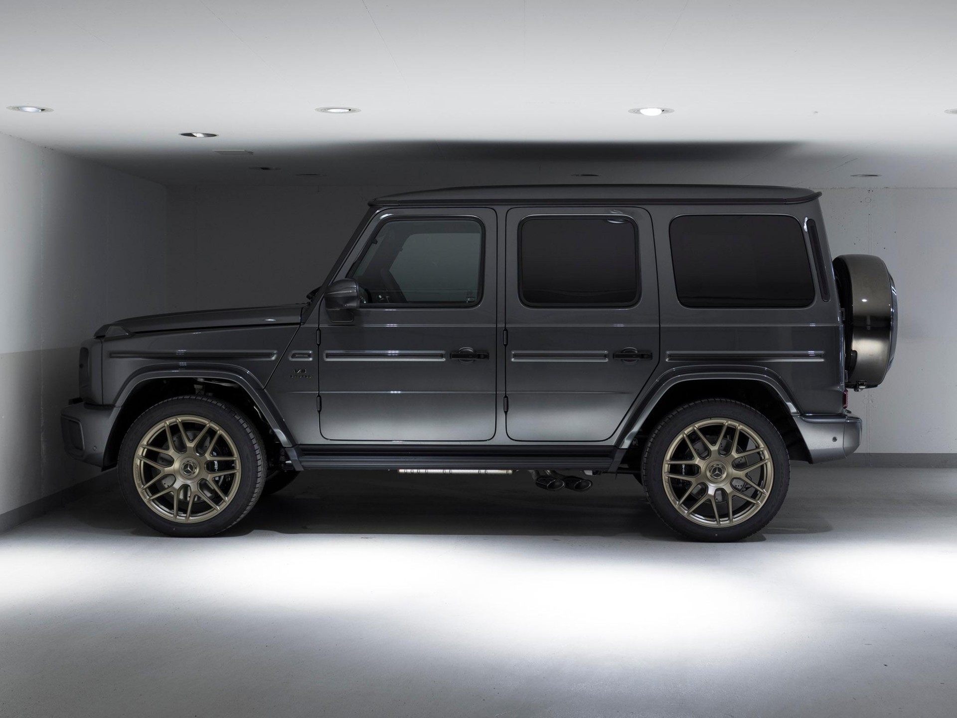 MERCEDES-BENZ G 63 AMG-image-15