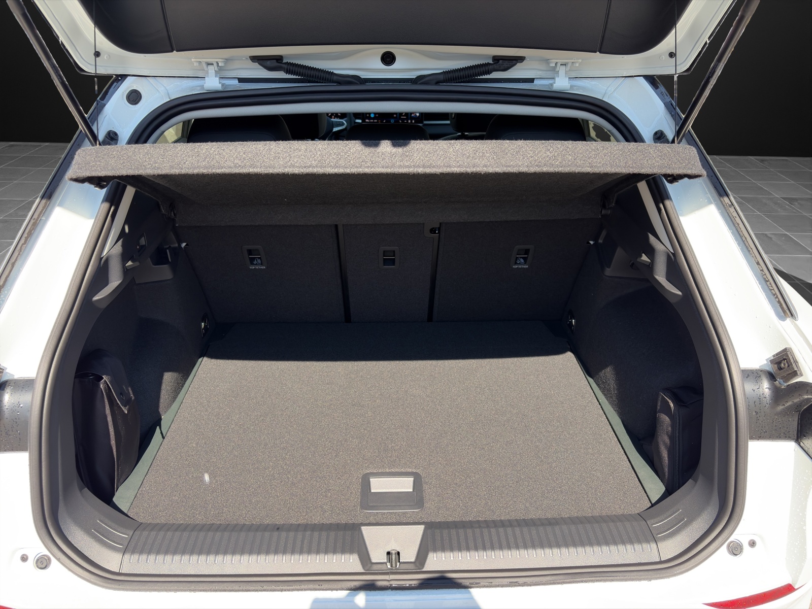 VW T-Roc 1.5 eTSI mHEV Life DSG-image-12