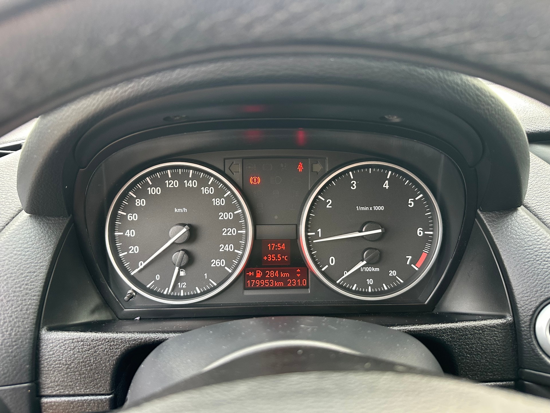 BMW X1 sDrive 18i xLine-image-10