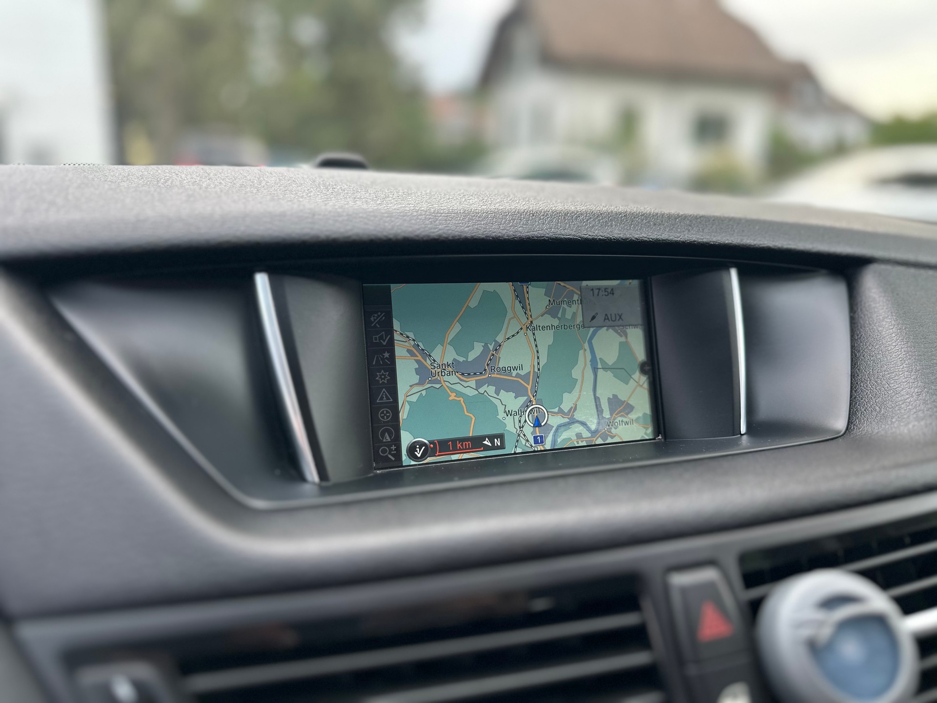 BMW X1 sDrive 18i xLine-image-11