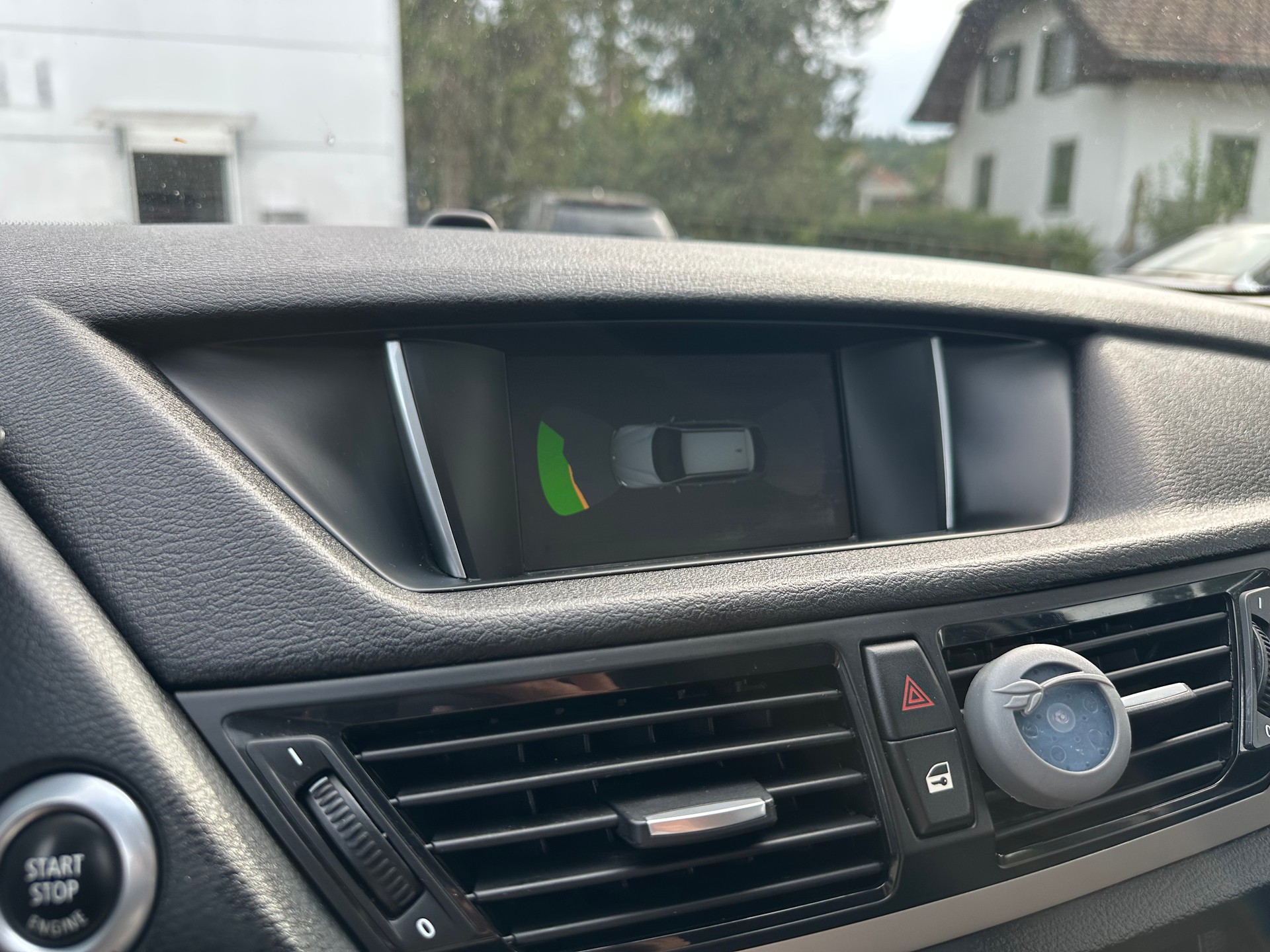 BMW X1 sDrive 18i xLine-image-12