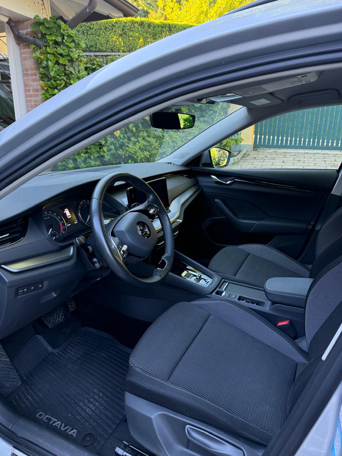 SKODA 2.0 TDI Ambition 4x4 DSG-image-4