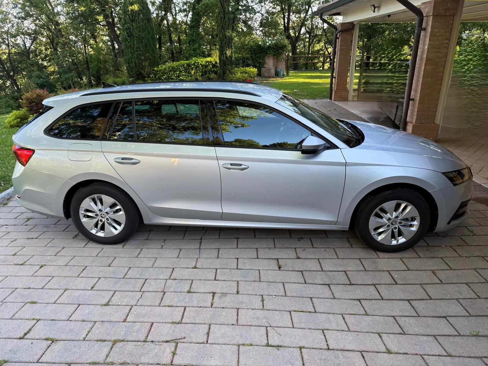 SKODA 2.0 TDI Ambition 4x4 DSG-image-1