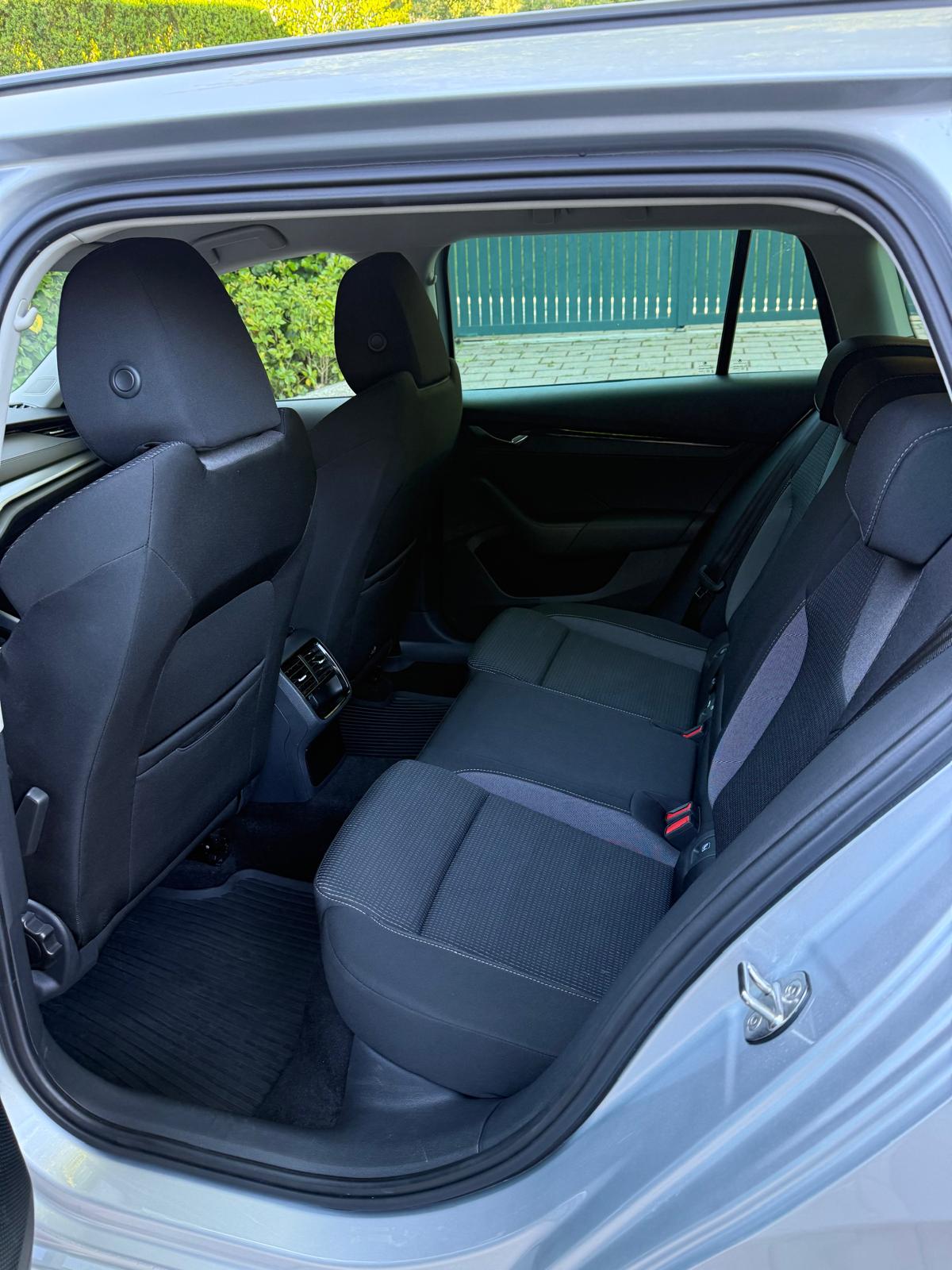 SKODA 2.0 TDI Ambition 4x4 DSG-image-8