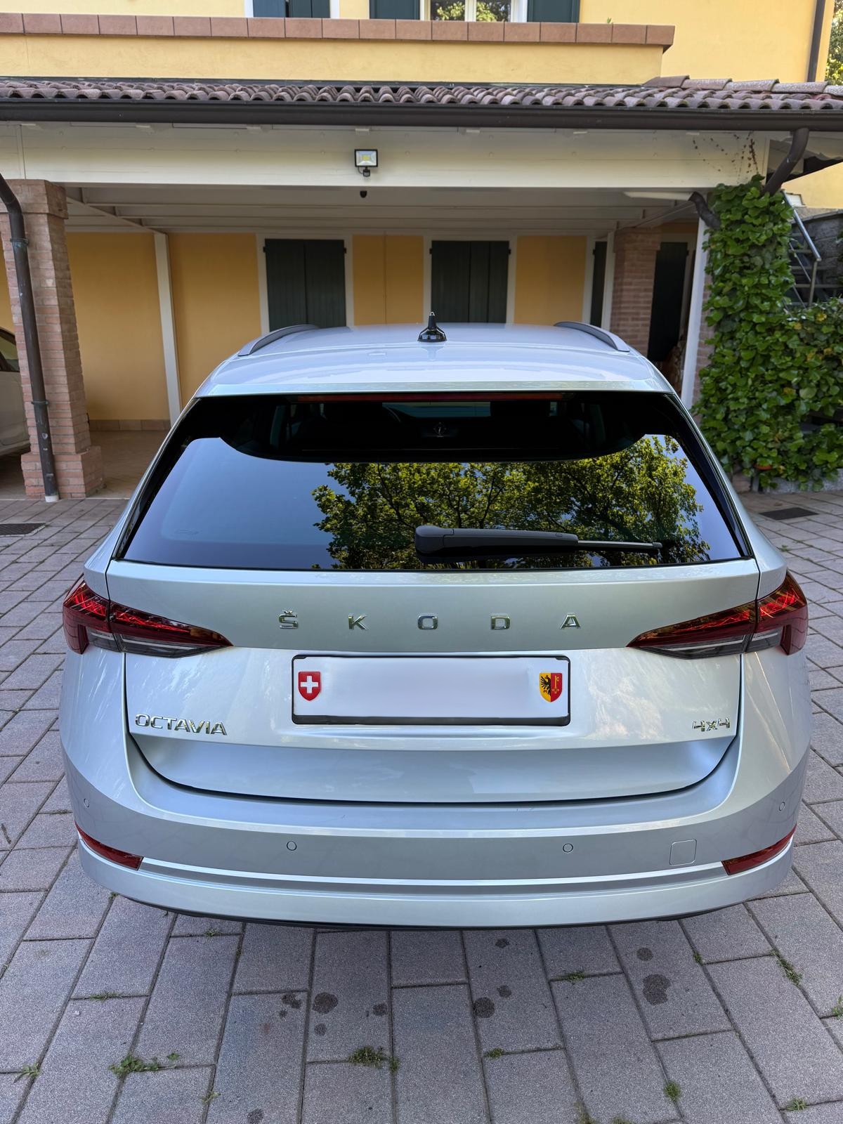 SKODA 2.0 TDI Ambition 4x4 DSG-image-3