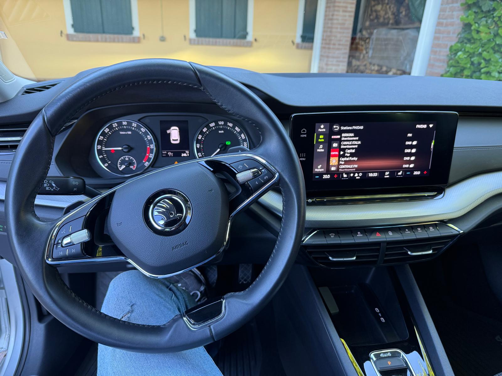 SKODA 2.0 TDI Ambition 4x4 DSG-image-6