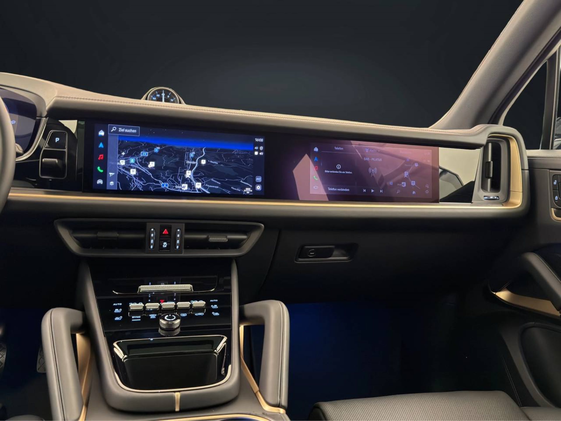 PORSCHE Cayenne E-Hybrid Black Edition-image-17