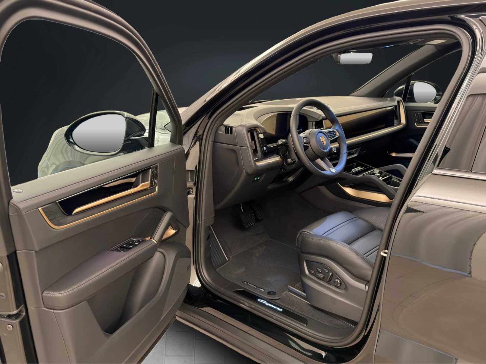 PORSCHE Cayenne E-Hybrid Black Edition-image-3