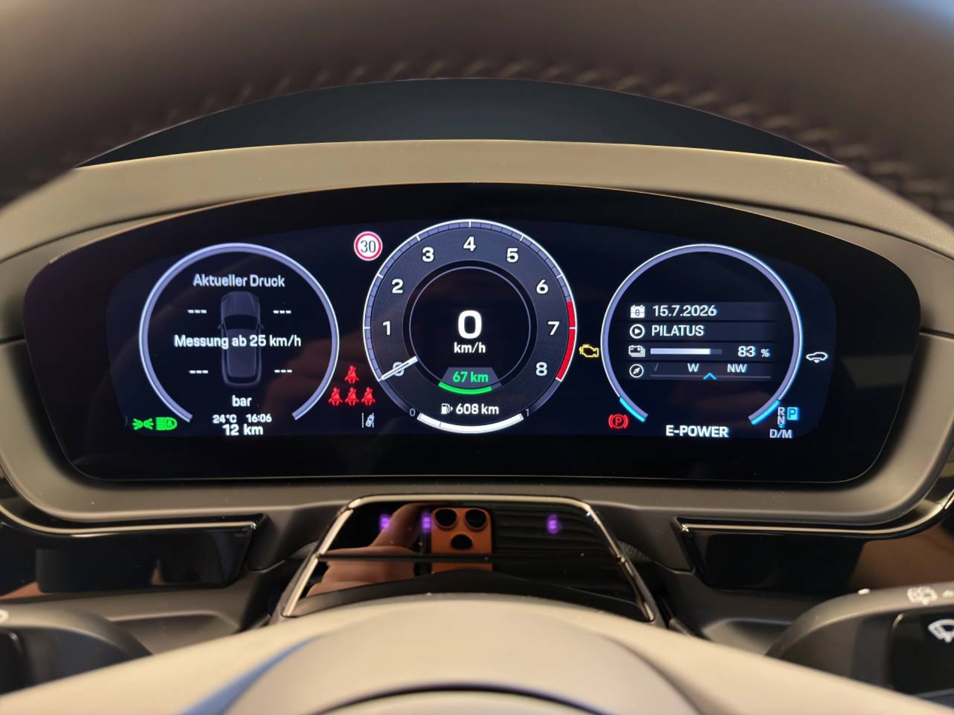 PORSCHE Cayenne E-Hybrid Black Edition-image-22