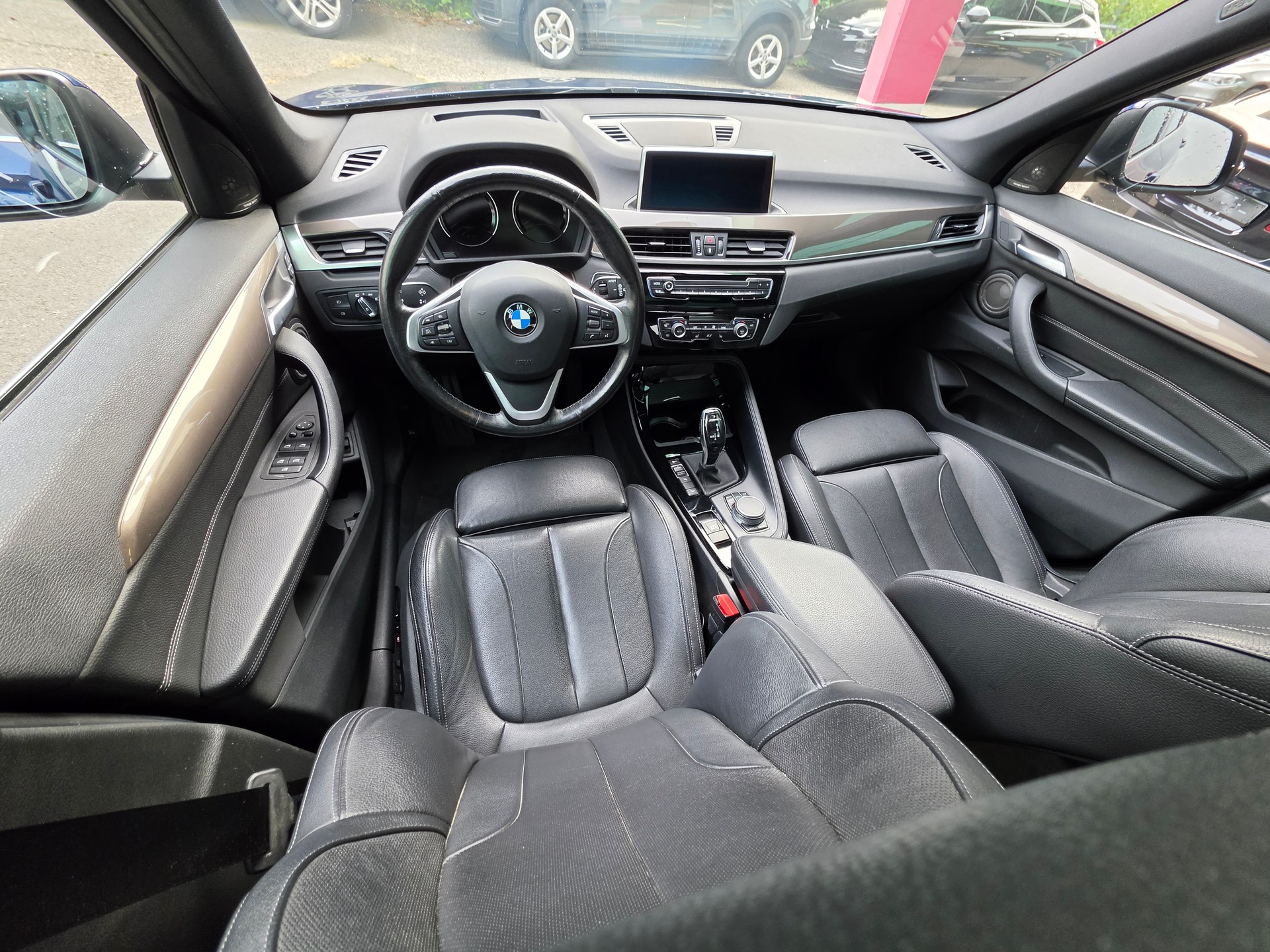 BMW X1 xDrive 20d xLine Steptronic-image-12