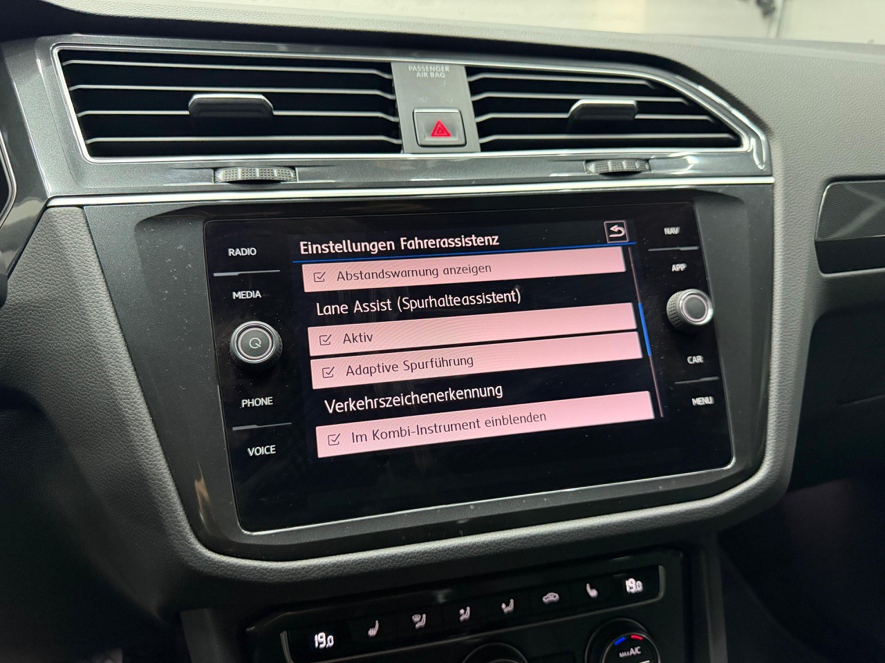 VW Tiguan 1.4TSI R-Line 4Motion DSG | Virtual Cockpit | ACC Tempomat | 360° Kamera-image-15