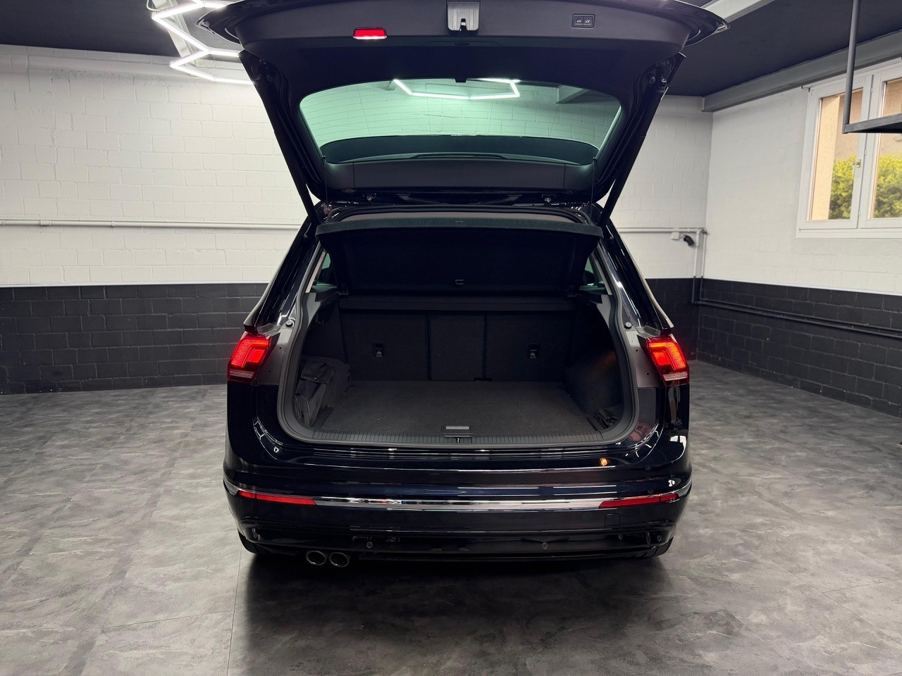 VW Tiguan 1.4TSI R-Line 4Motion DSG | Virtual Cockpit | ACC Tempomat | 360° Kamera-image-28