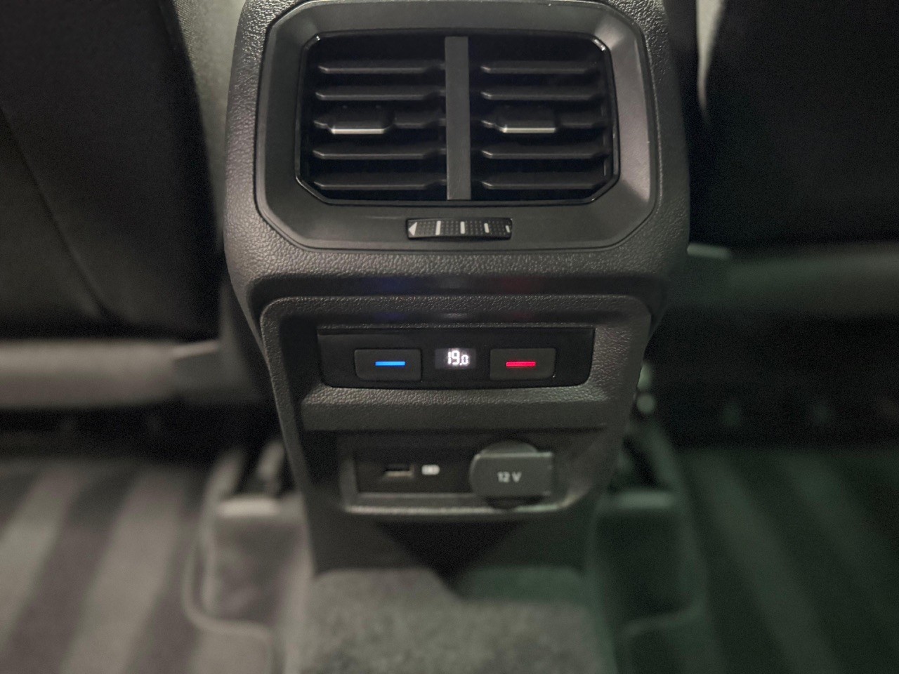 VW Tiguan 1.4TSI R-Line 4Motion DSG | Virtual Cockpit | ACC Tempomat | 360° Kamera-image-24