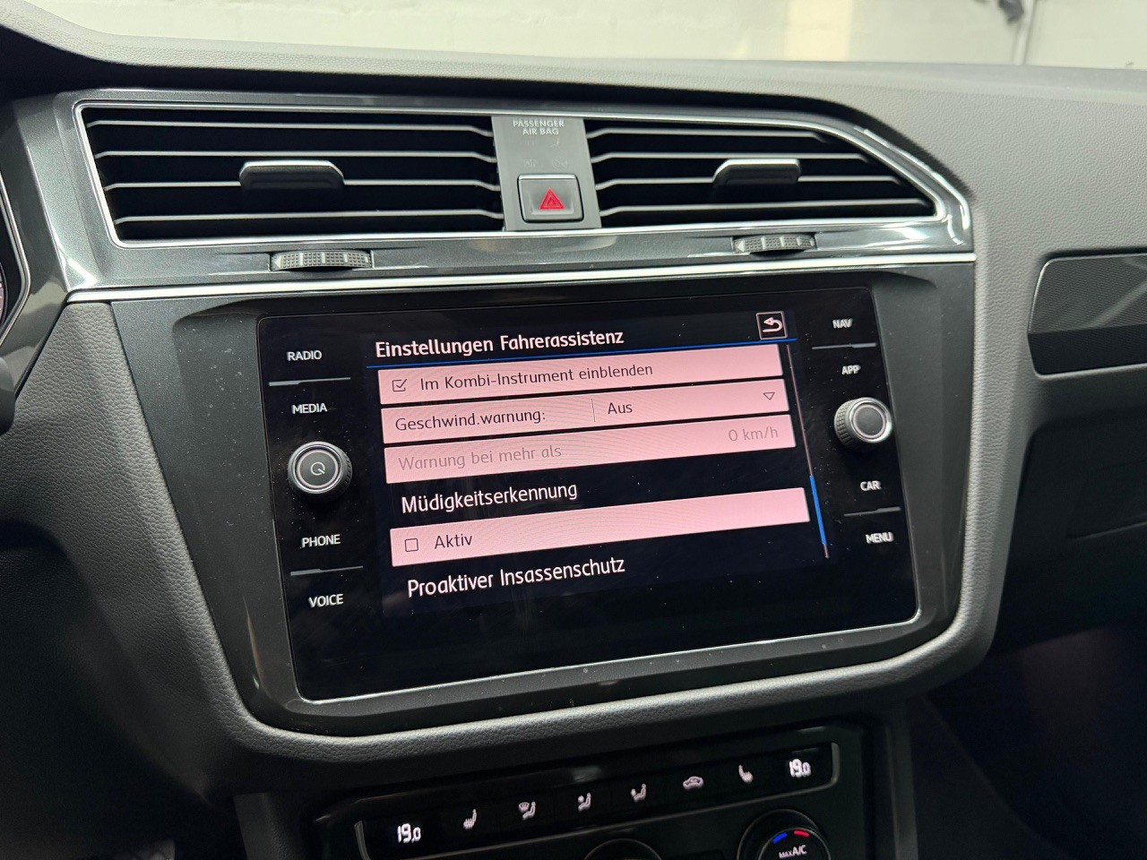 VW Tiguan 1.4TSI R-Line 4Motion DSG | Virtual Cockpit | ACC Tempomat | 360° Kamera-image-18