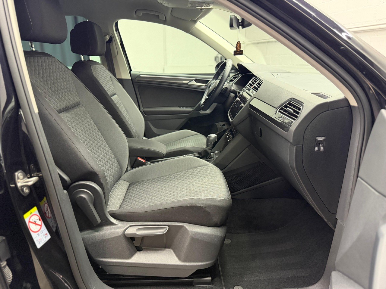 VW Tiguan 1.4TSI R-Line 4Motion DSG | Virtual Cockpit | ACC Tempomat | 360° Kamera-image-27