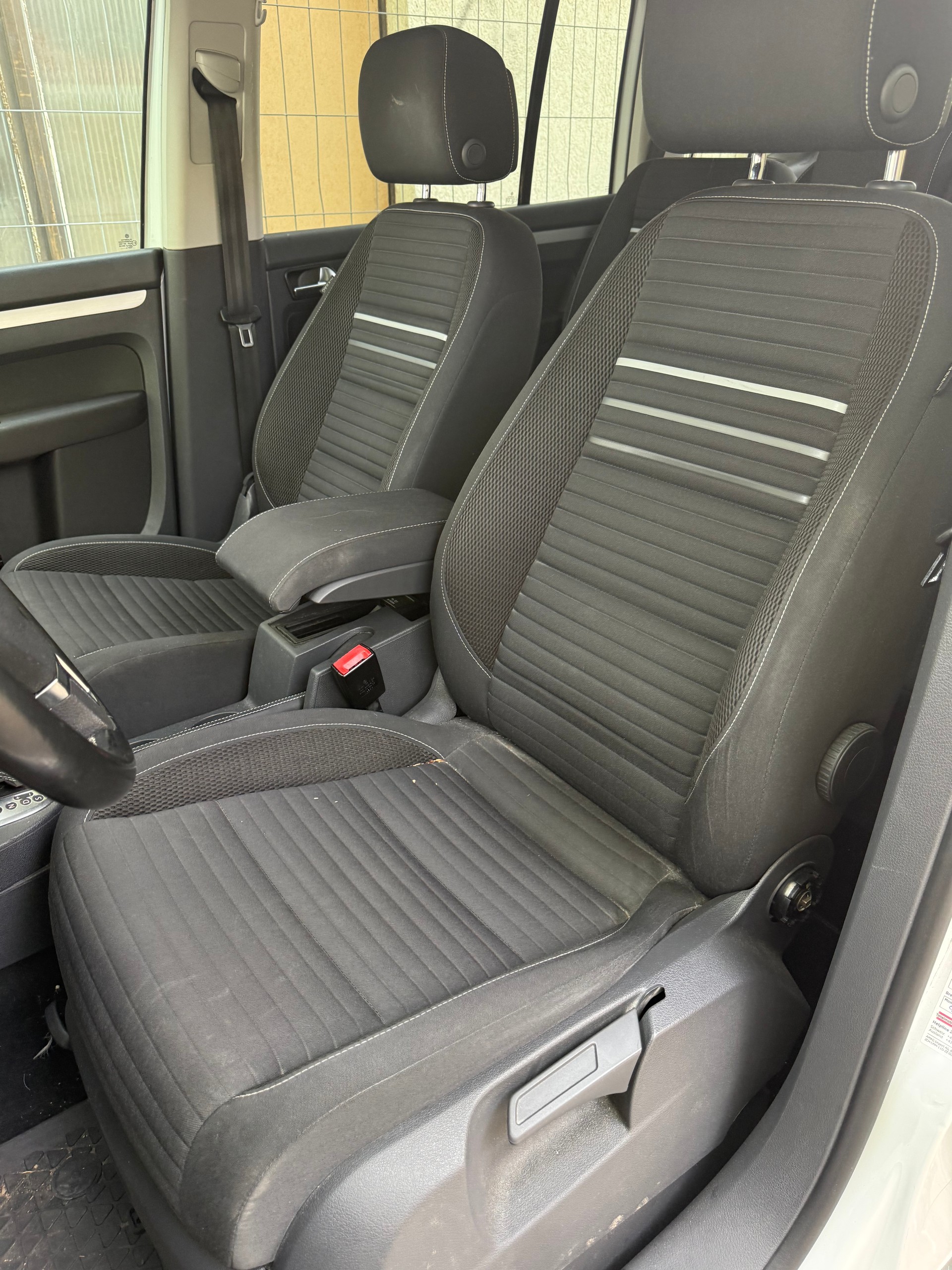 VW Touran 1.4 TSI Cup DSG-image-7