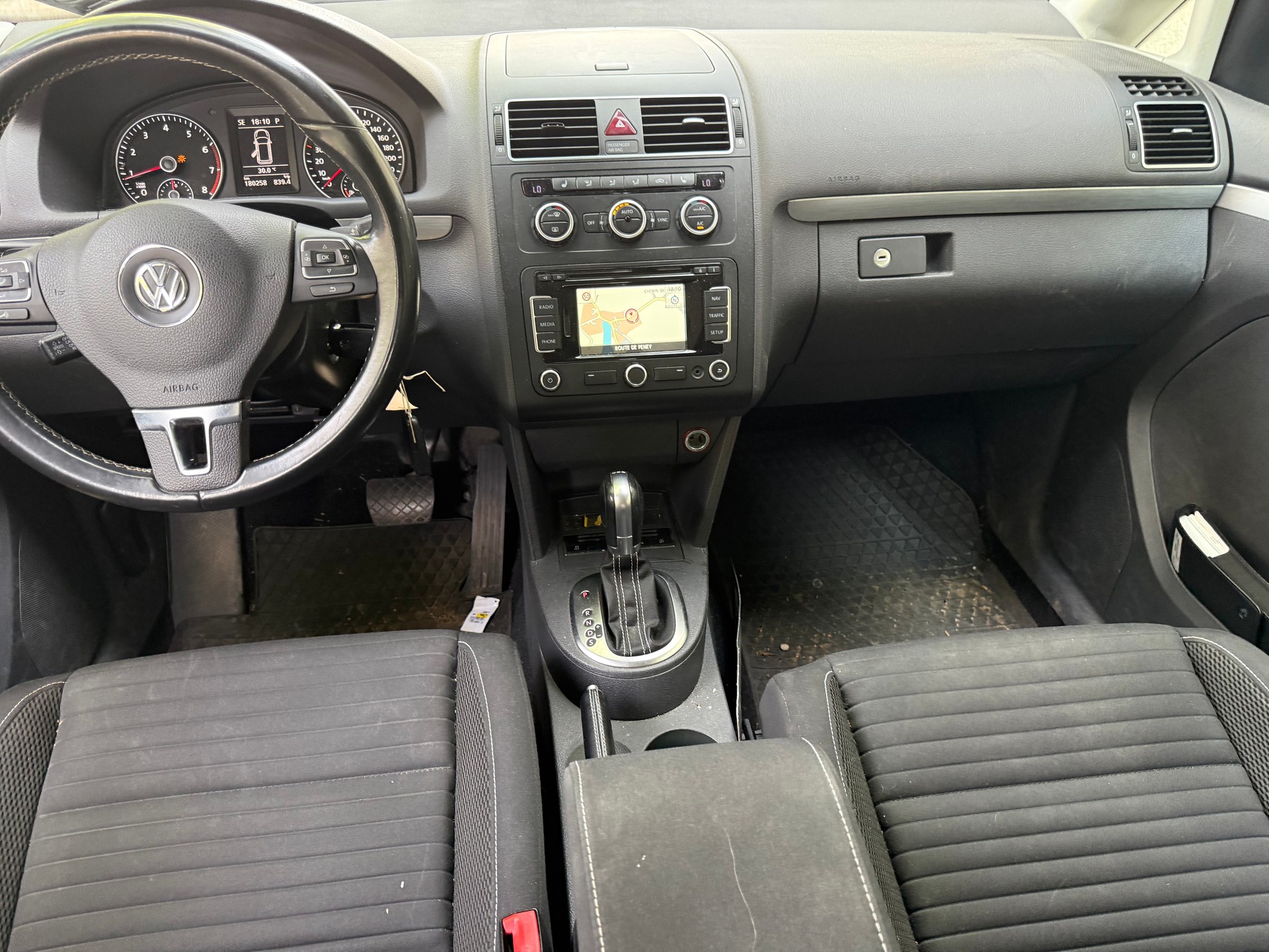 VW Touran 1.4 TSI Cup DSG-image-8