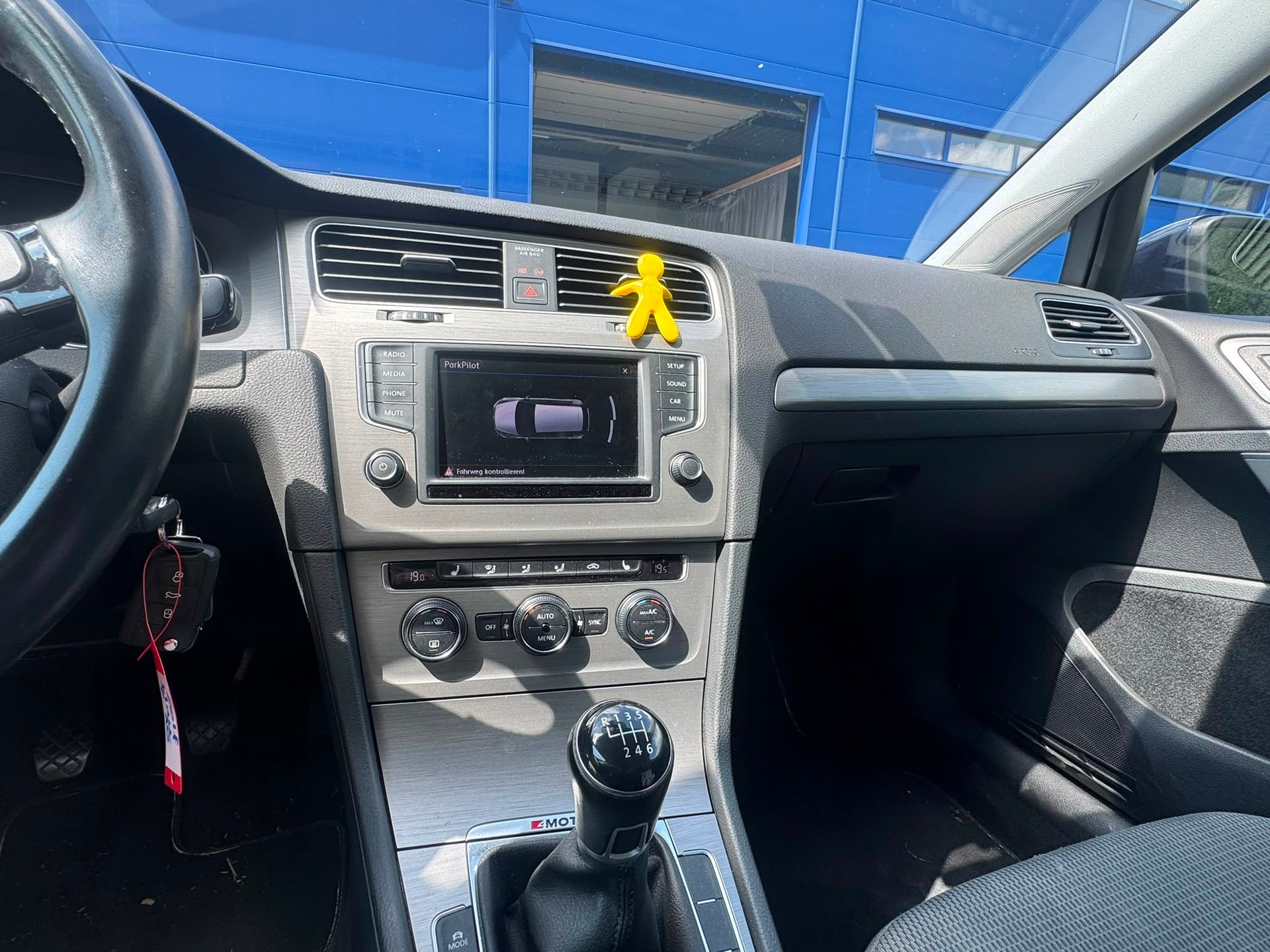 VW Golf 2.0 TDI Comfortline 4Motion-image-12