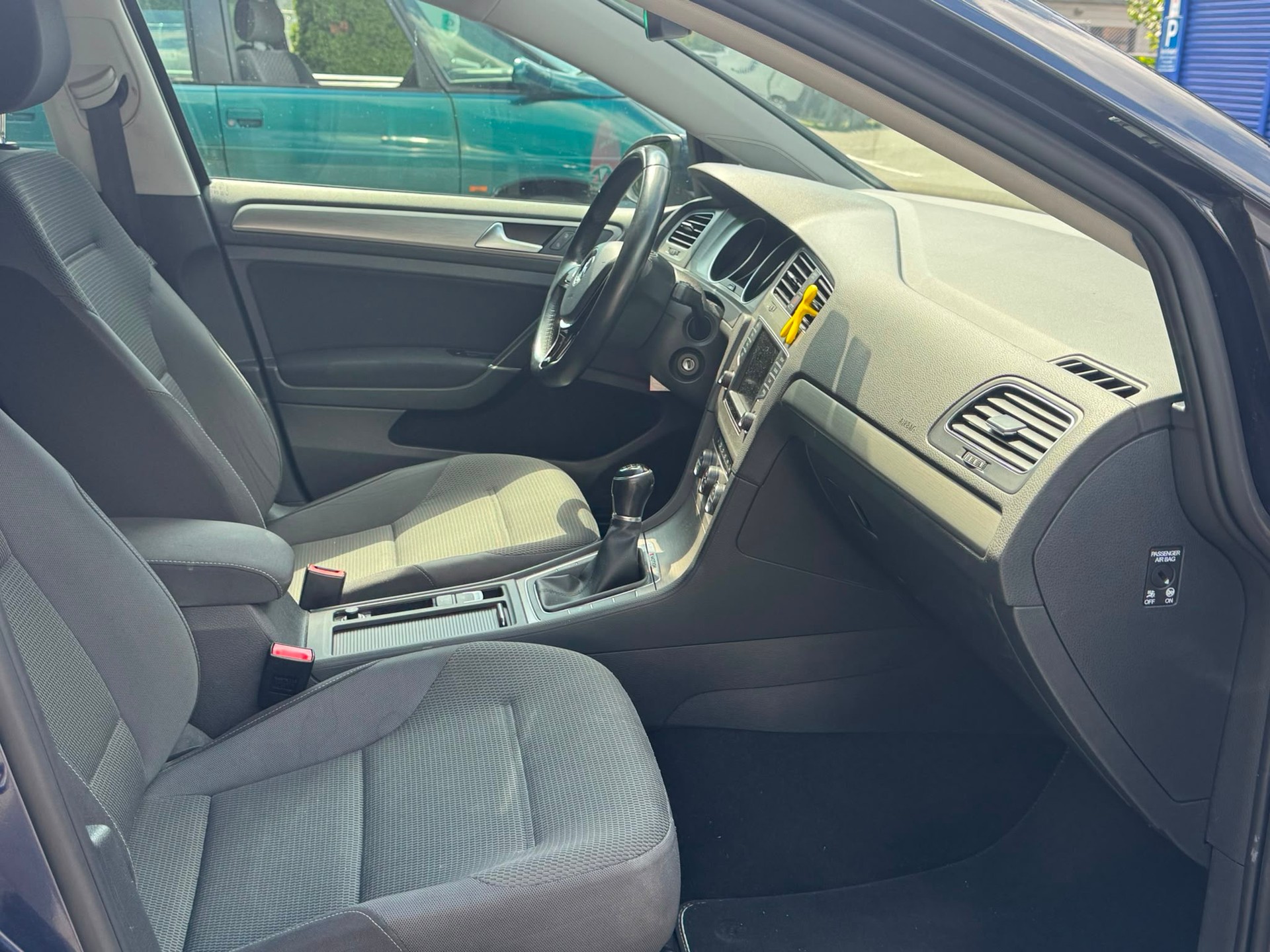 VW Golf 2.0 TDI Comfortline 4Motion-image-13