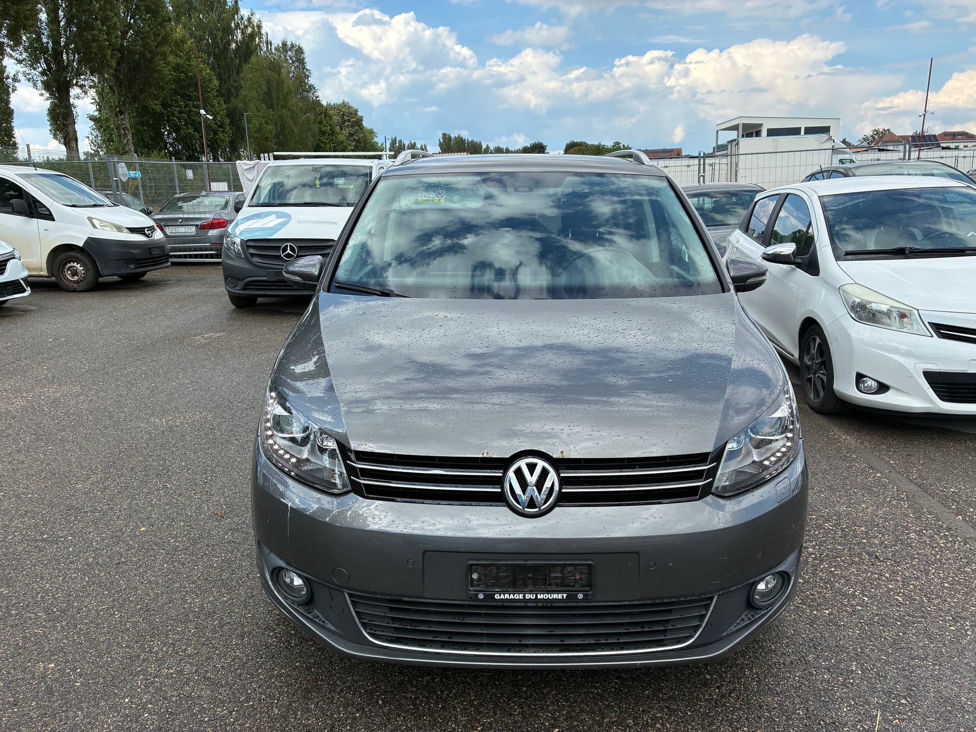 VW TOURAN-image-0