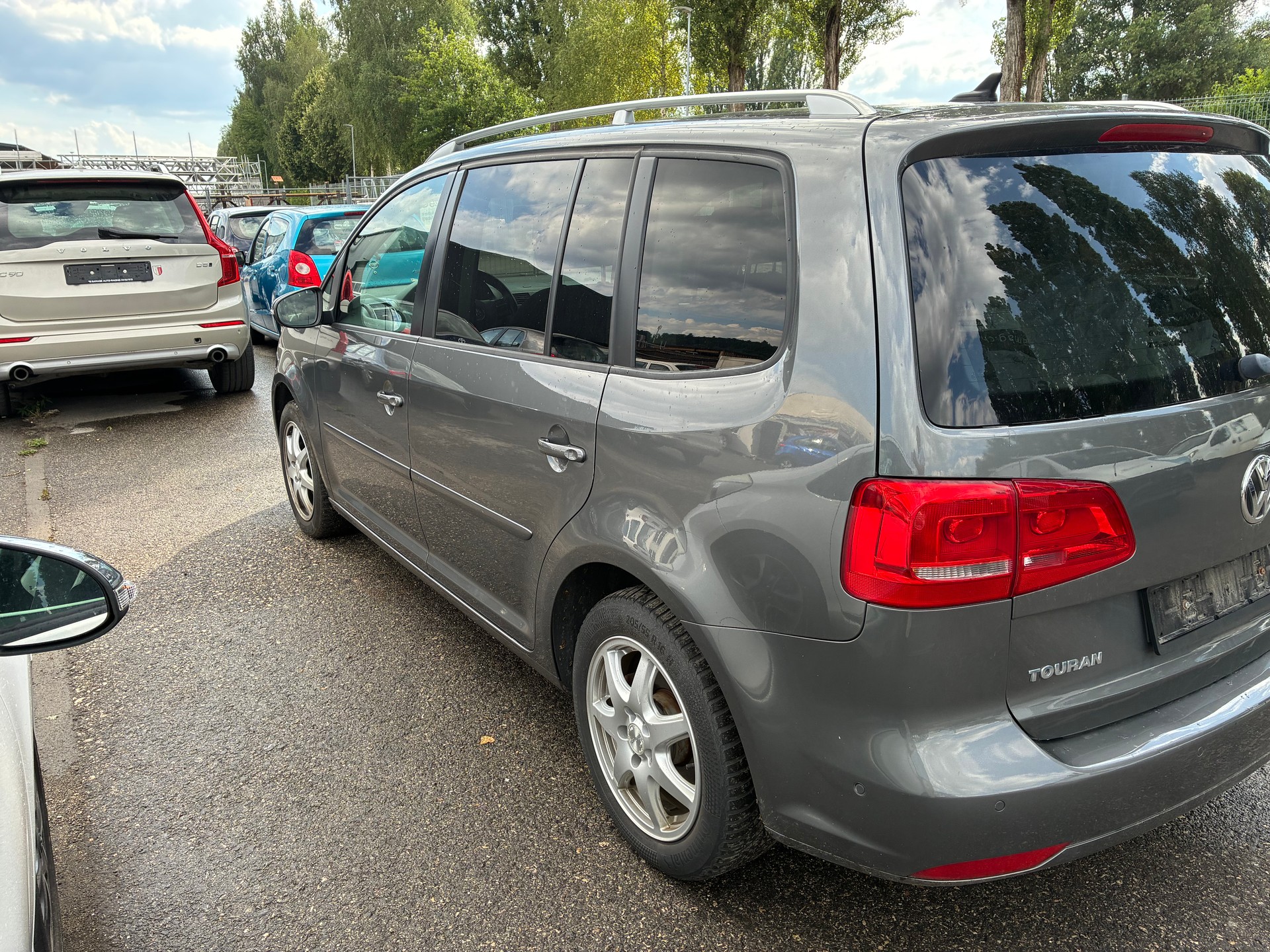 VW TOURAN-image-4
