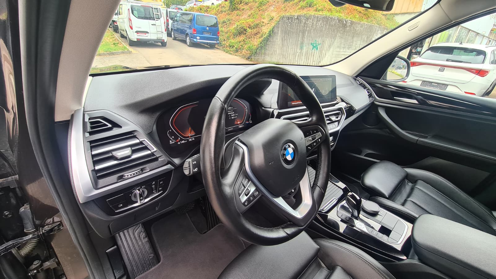 BMW X3 xDrive 48V 20d ** Leder Ausstattung ** Sportsitze ** Parking Assistance Plus ** RF-Kamera 360°° ** Front Kamera **-image-16