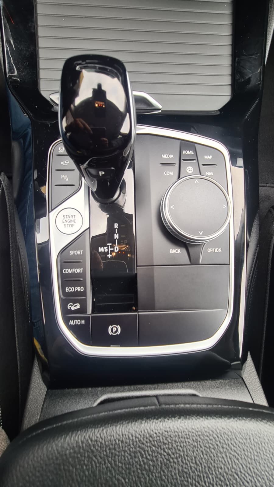 BMW X3 xDrive 48V 20d ** Leder Ausstattung ** Sportsitze ** Parking Assistance Plus ** RF-Kamera 360°° ** Front Kamera **-image-15
